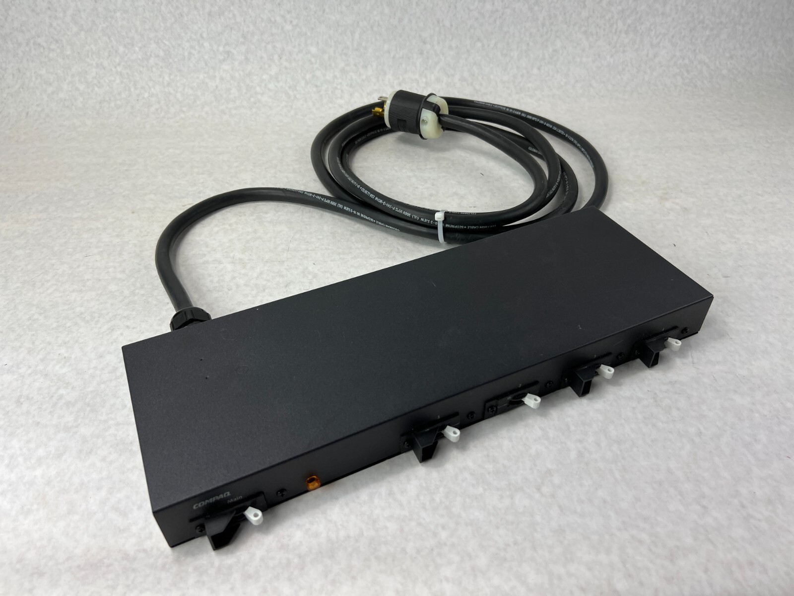 HP Compaq EO4500 Modular PDU Control Unit 228481-001 24A 100-127 VAC 50-60 Hz