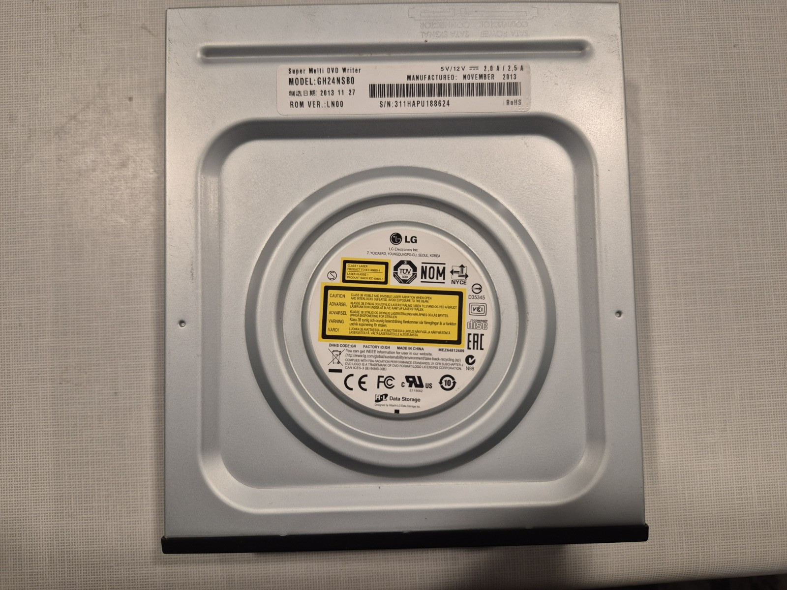 LG GH24NSB0 - 24x SATA built-in DVD-RW CD burner M-DISC