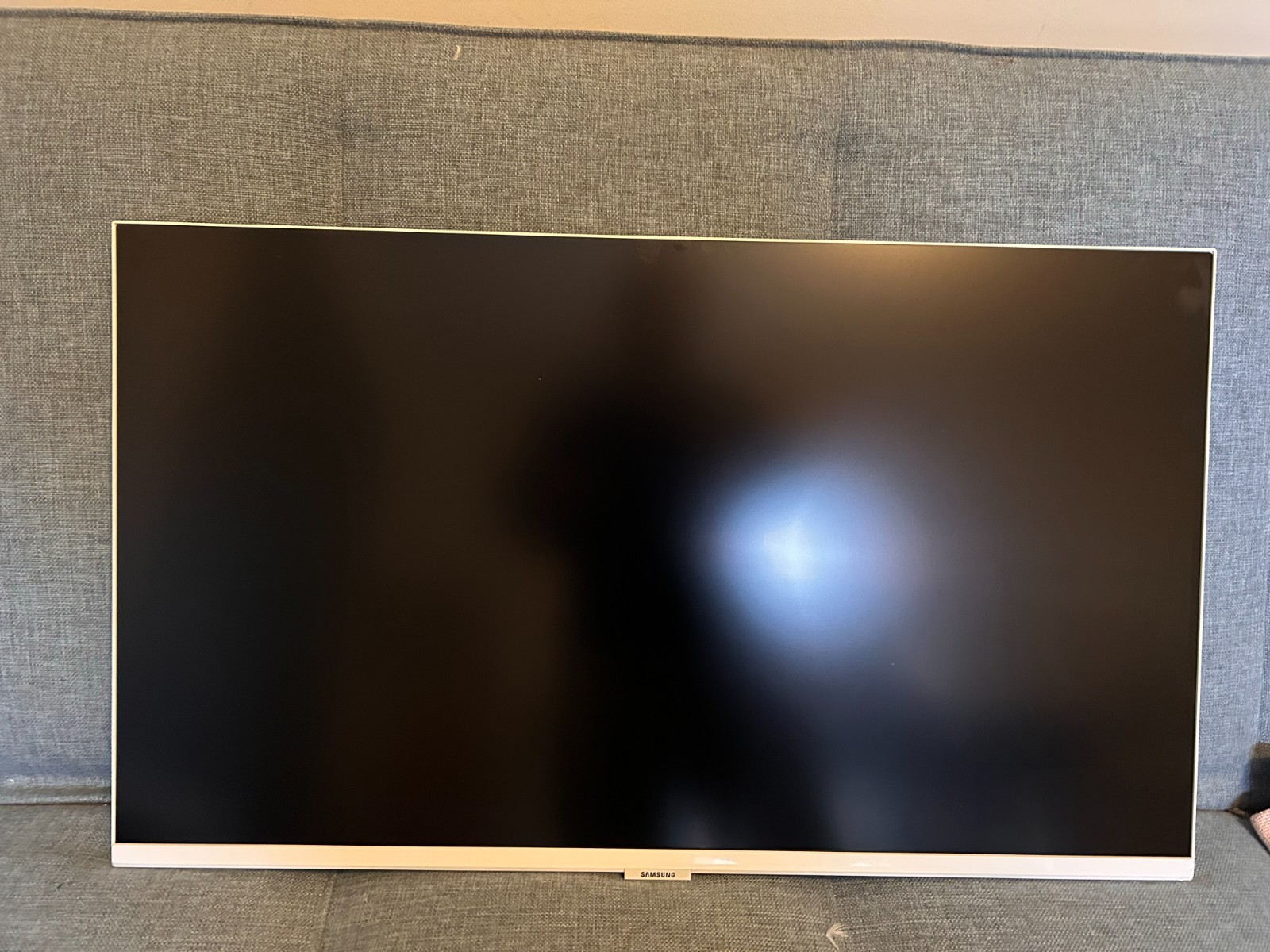SAMSUNG 32" M70B Series 4K UHD USB-C Smart Monitor & Streaming TV Perfect