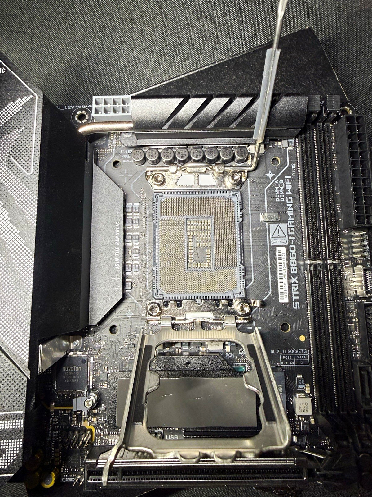 ASUS ROG STRIX B860-I GAMING WIFI LGA 1851