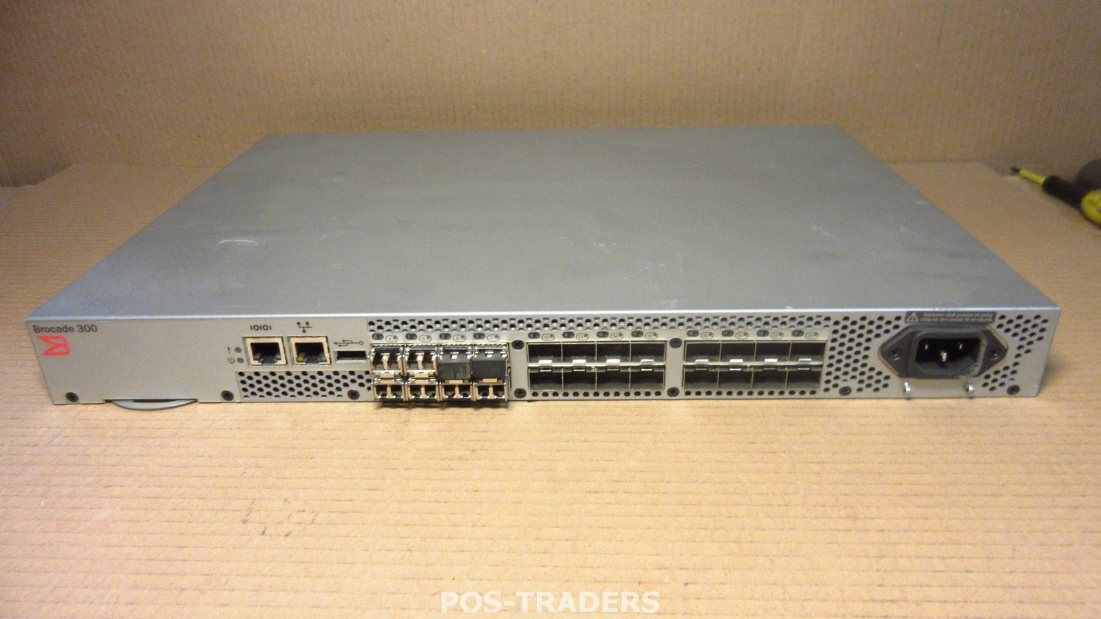 Brocade 300 P716G 8/24 SAN Fibre Channel Network Switch Fabric 8GBps INCL 8x SFP