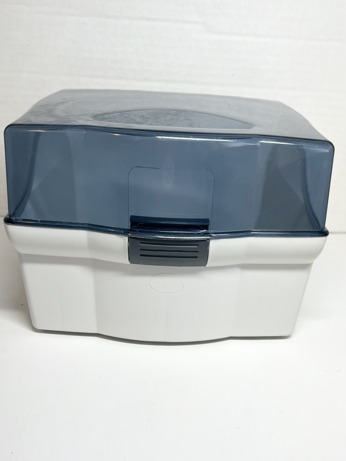 VINTAGE FLOPPY DISK & MEDIA STORAGE CONTAINER/BOX (MINT CONDITION) (8" x 7")