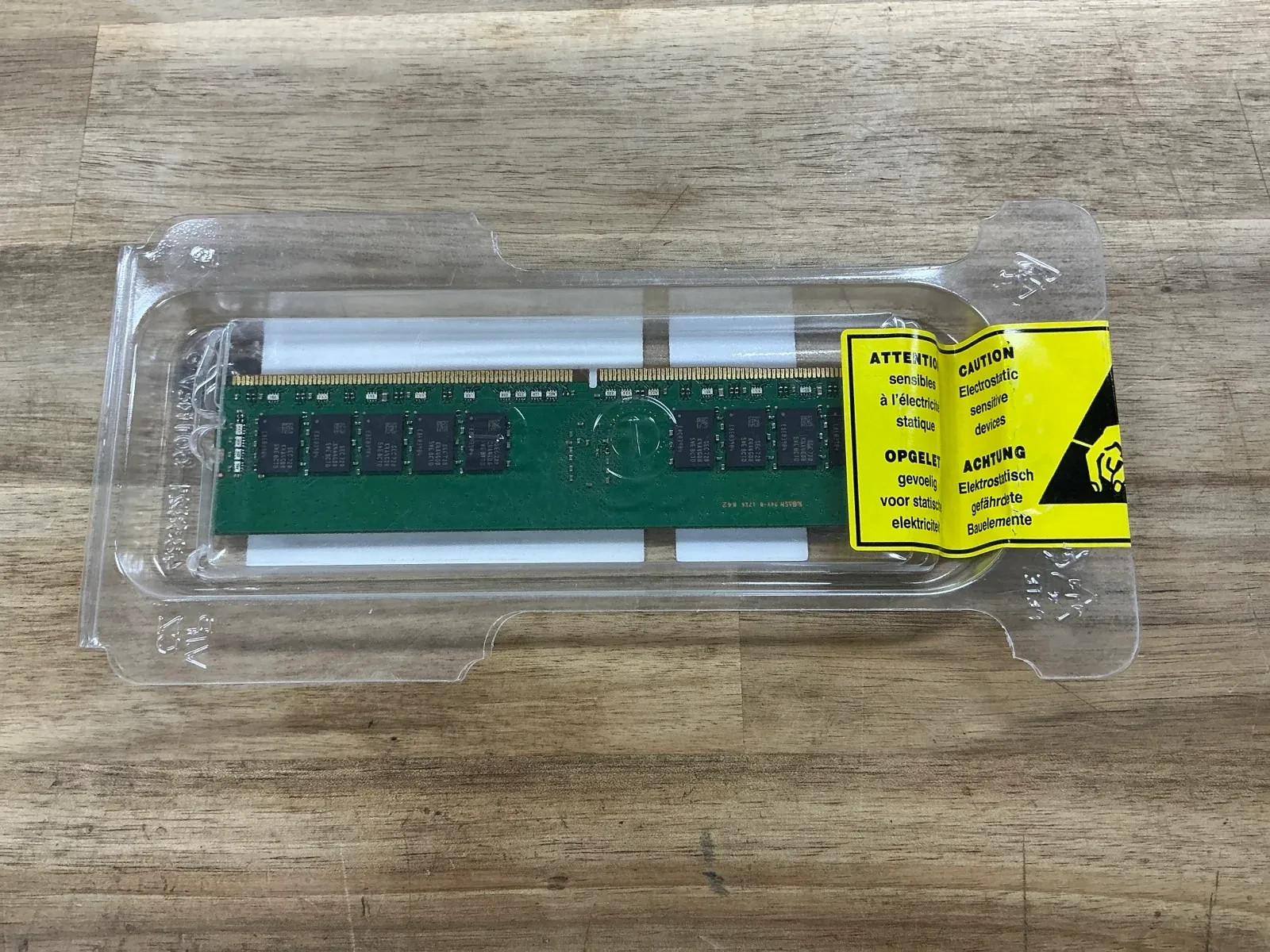 HPE 8GB 2RX8 PC4-2666V-R SMART KIT 876181-B21