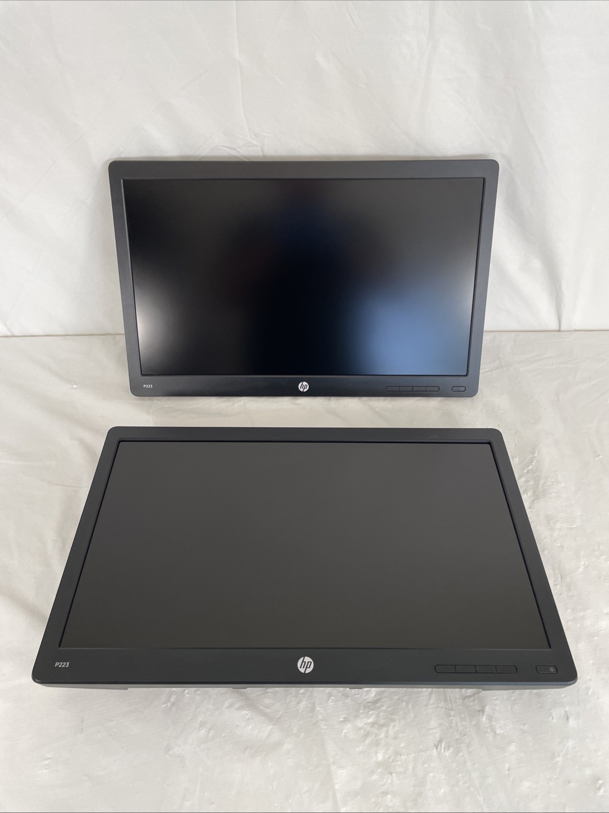 Lot of 2 HP P223 21.5" Full HD LED Monitors - Monitor Only - No Stands