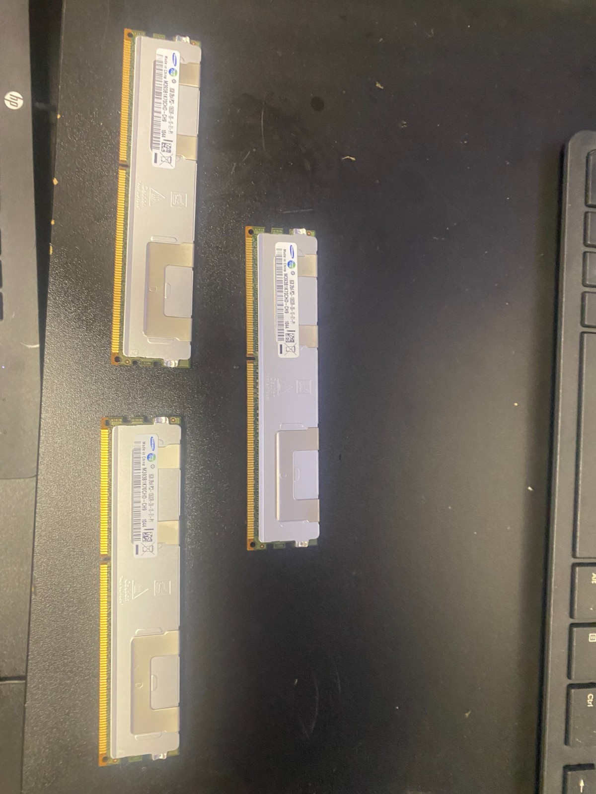 Samsung 8GB PC3-10600R (DDR3-1333) Memory (M393B1K70CH0CH9Q5)