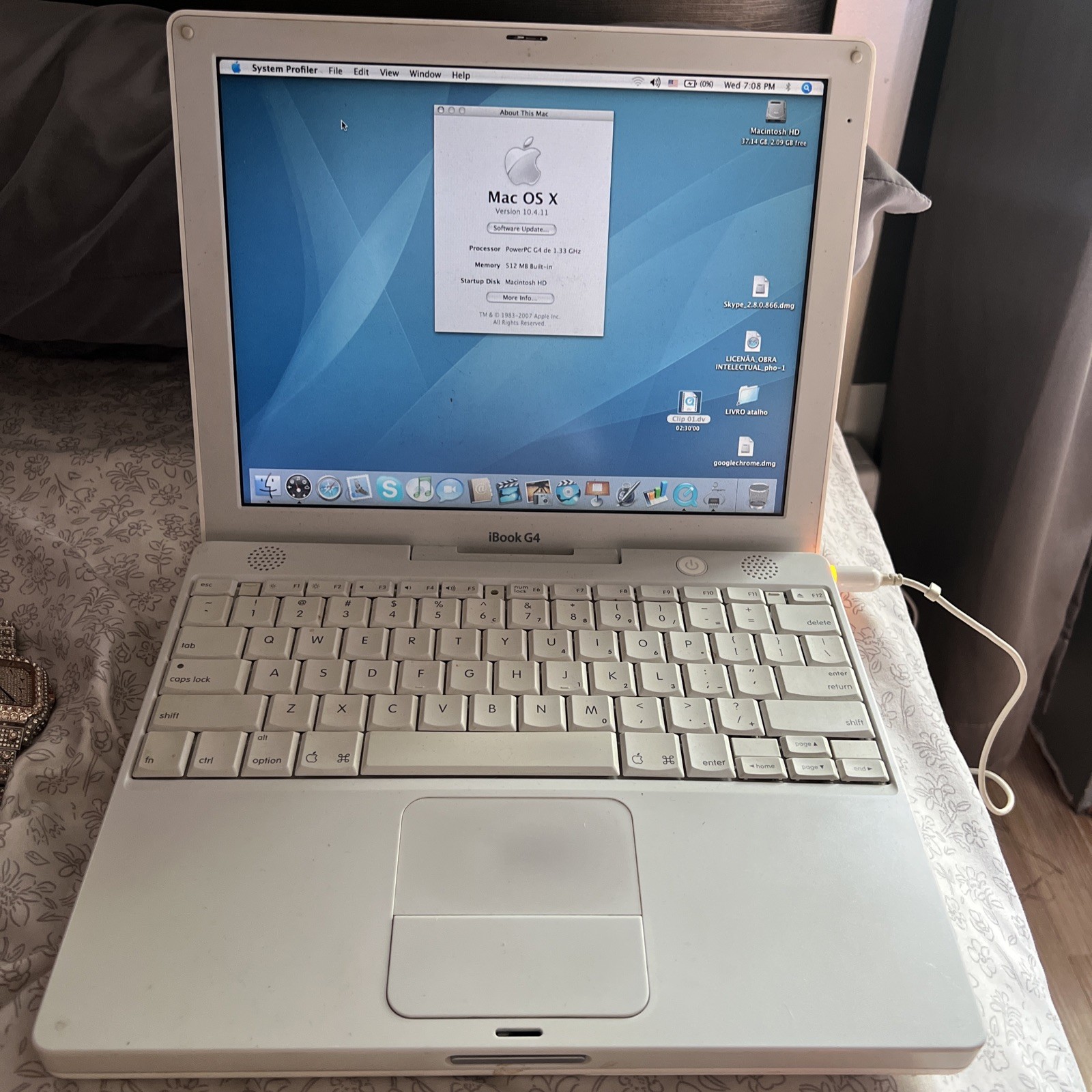 Apple iBook G4 12.1in White PowerPC G4 1.07GHz 256MB 20GB Wi-Fi OS X