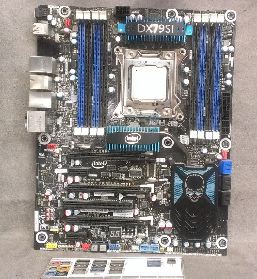 Intel Motherboard Intel DX79SI w/ i7 3930K & I/O Plate