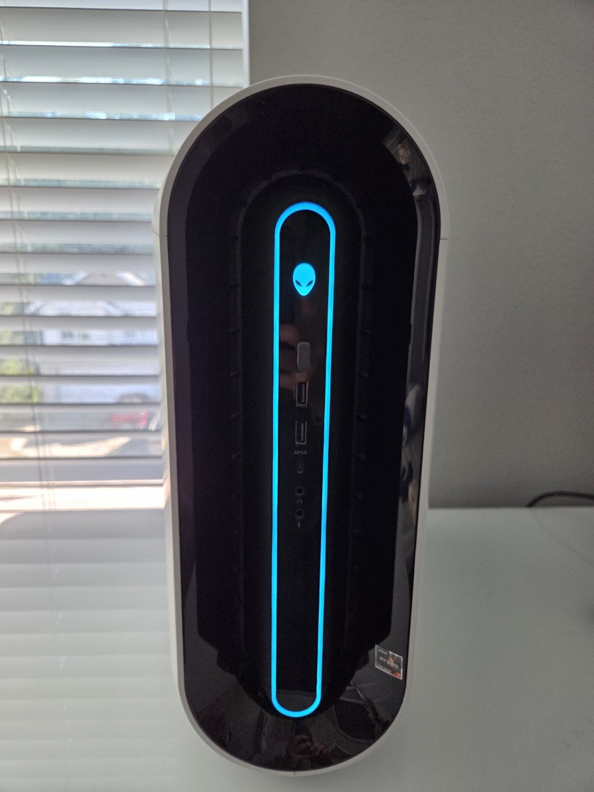 Alienware Aurora R10 Gaming PC Ryzen 7 5800 | RTX 3060 | 16 GB DDR4 | 512 SSD