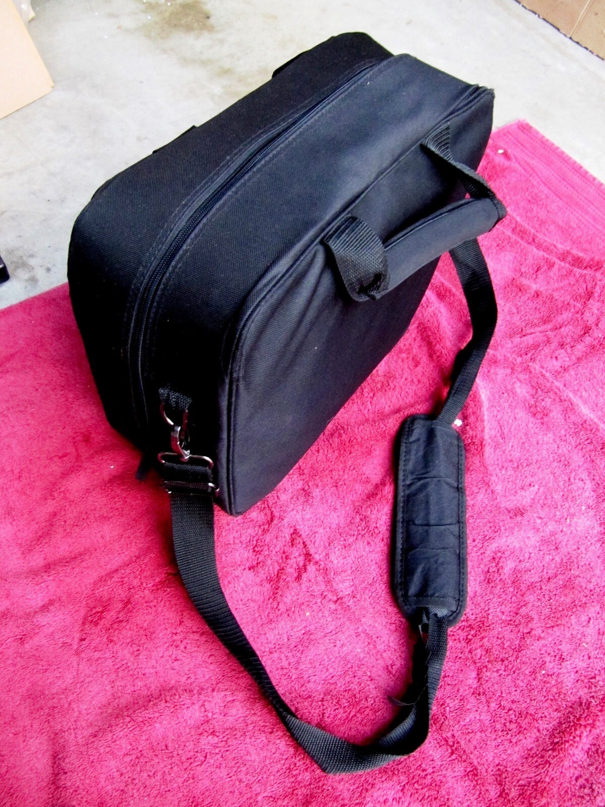 USA GEAR S13 Black Gaming Console Projector Carrying Bag  PS4 pro  Xbox Luggage