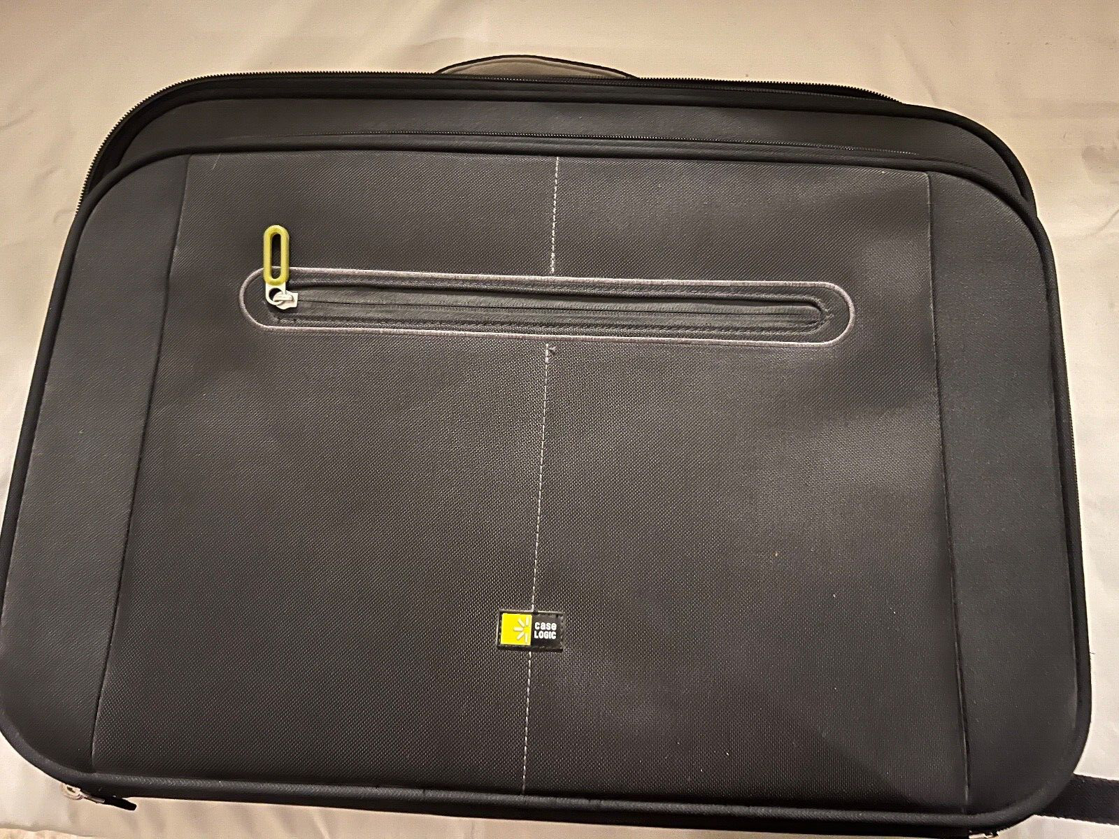 Case Logic 15.6-inch Laptop Carrying Bag Without Shoulder Strap
