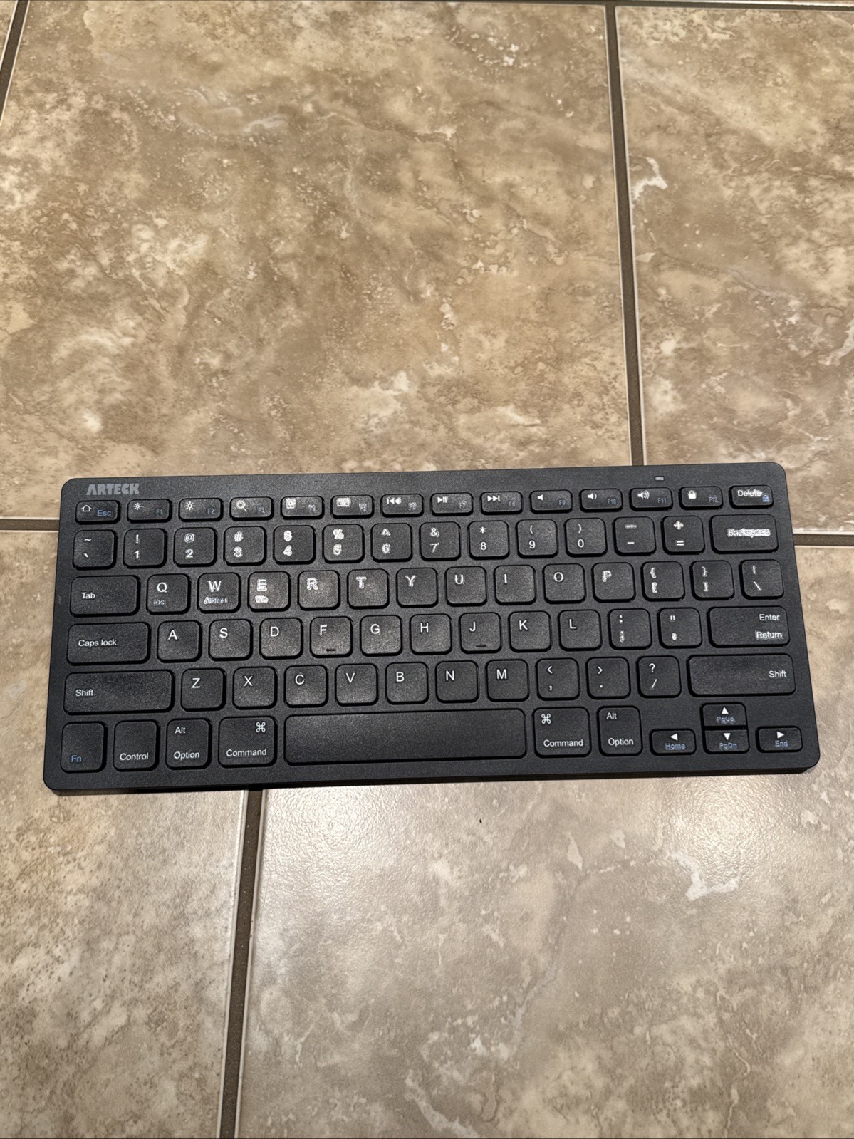 ARTECK HB098 BLUETOOTH WIRELESS KEYBOARD HB098