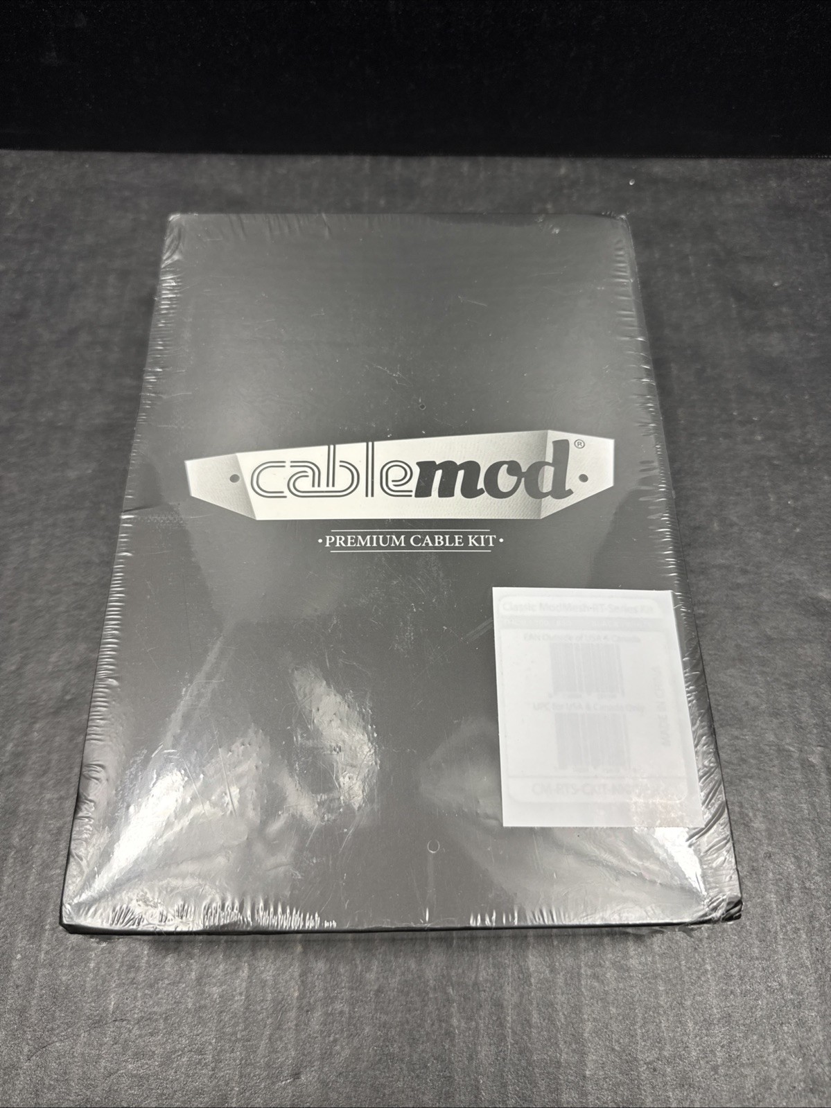 CableMod RT-Series Classic ModFlex Sleeved Cable Kit, Black/White, New