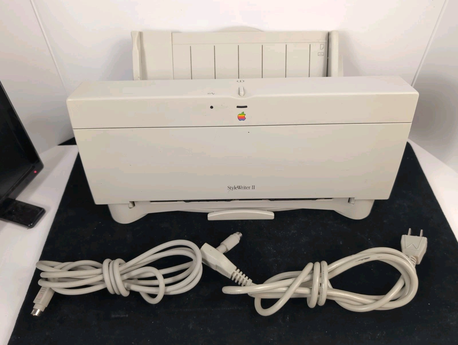 UNTESTED Powers On Vintage Apple M2003 StyleWriter II Printer with Cables