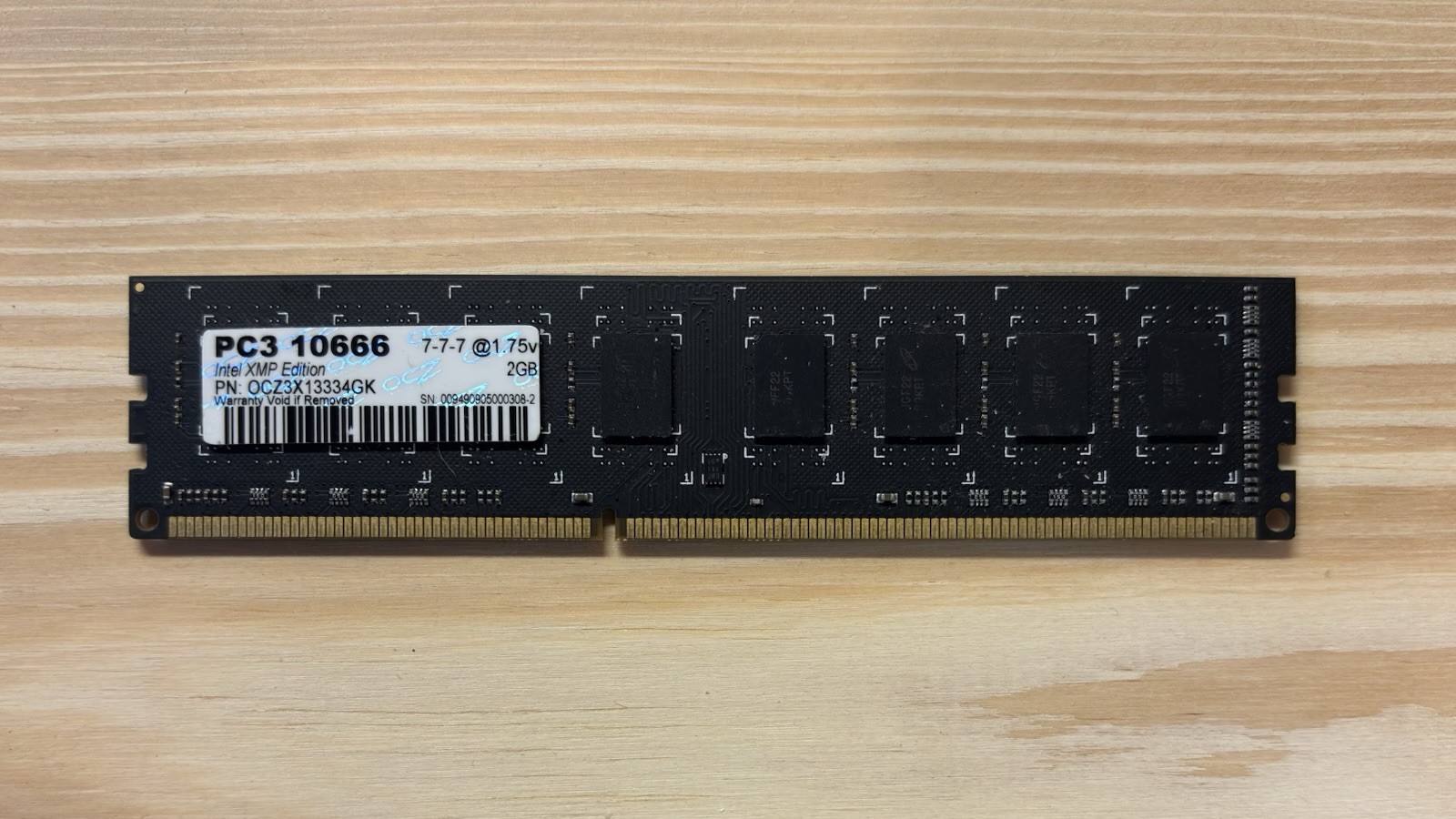 OCZ Intel XMP 2GB DDR3-1333MHz DIMM PC3-10600 CL7 RAM Memory (OCZ3X13334GK)
