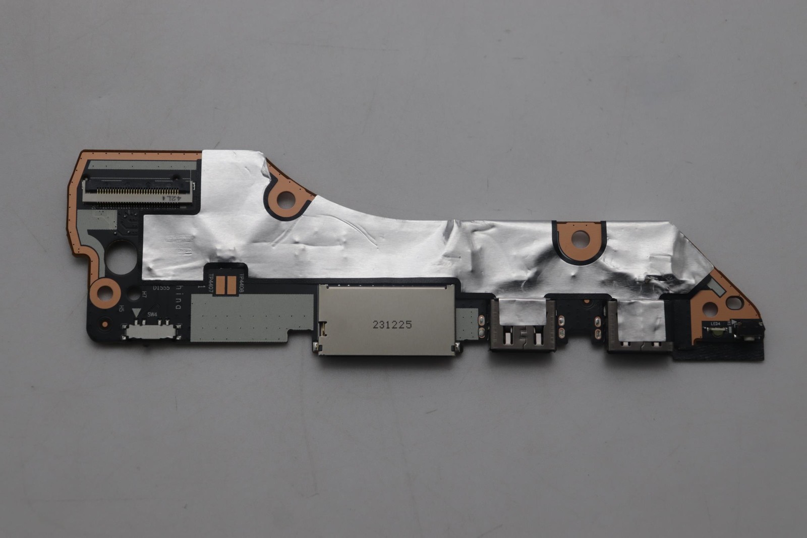 5C50S25651 CARDPOP L 83DN IO/B Genuine Lenovo Yoga Pro 9 USB Board