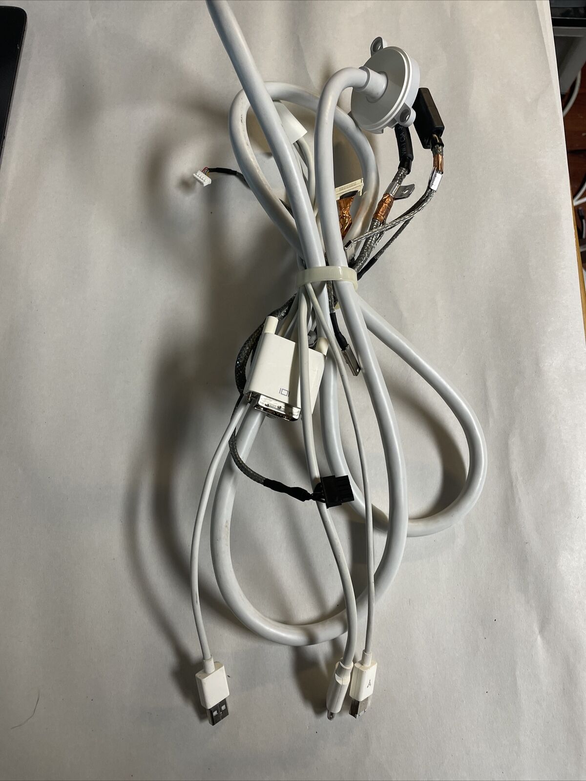 Apple A1083 Cinema HD Display All In One Main Power Cable Assy 30” Monitor MB136