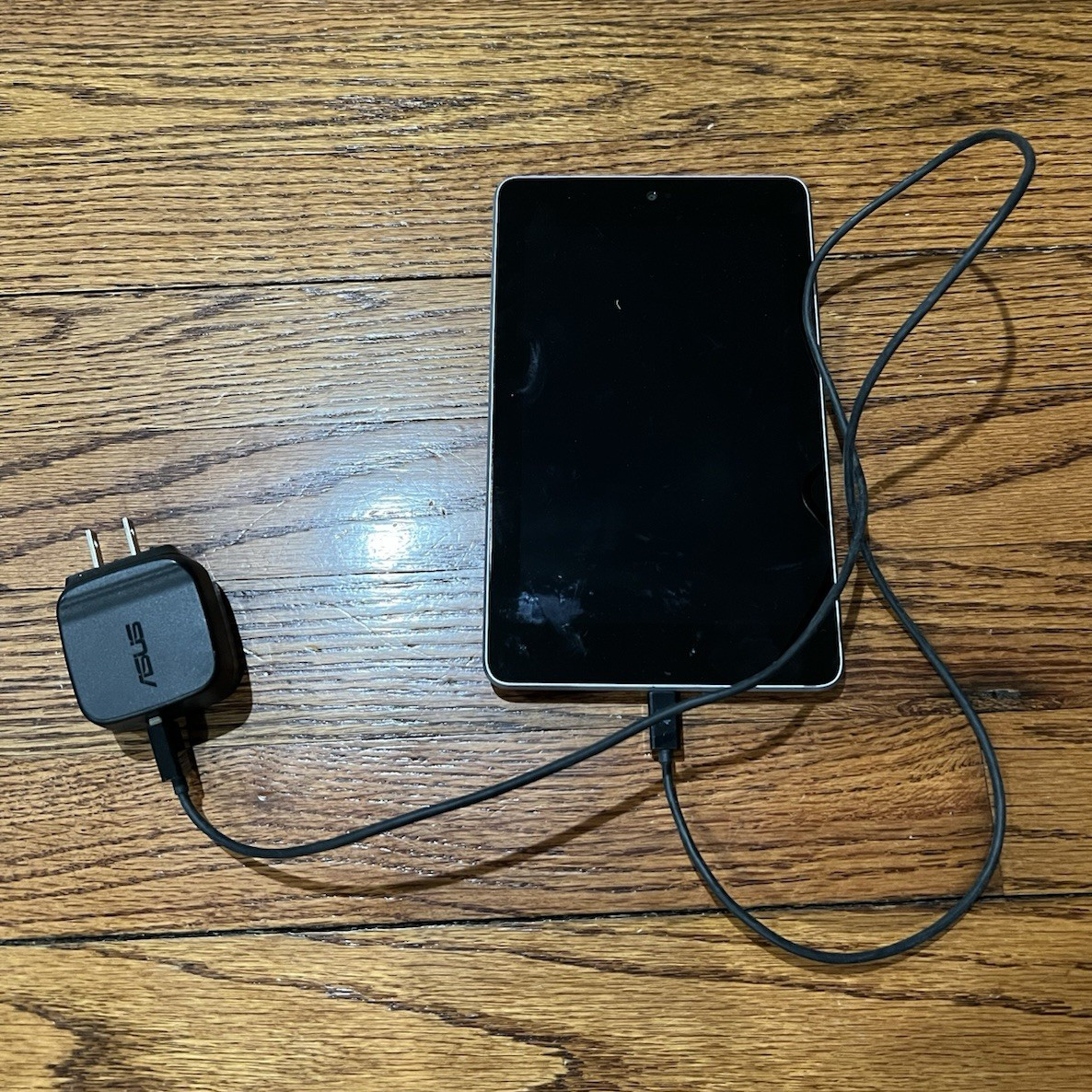 ASUS Google Nexus 7 7in 16GB Wi-Fi Tablet Black ME370T w/ Wall Charger