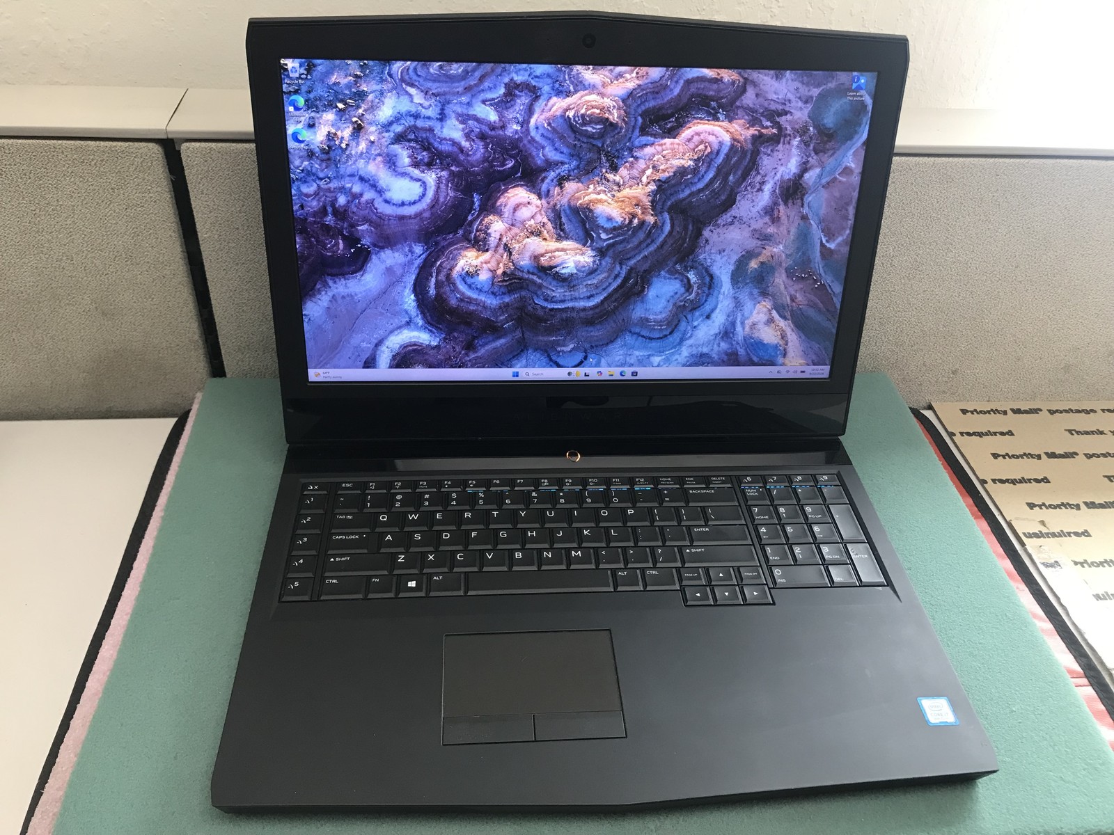 Alienware 17 R5 17" i7-8750H 16GB RAM 1TB HDD + 512GB SSD Win11 Pro *Read* LP72A