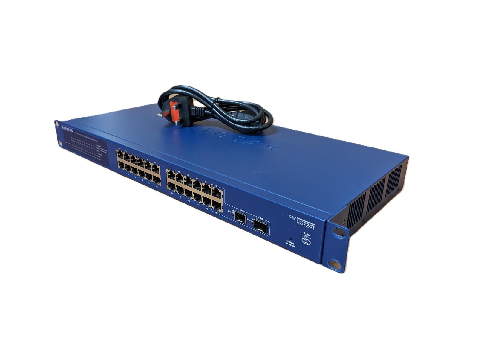 Netgear ProSafe GS724T V3 24-Port Gigabit Smart Switch + Rack Mount & PSU Cable