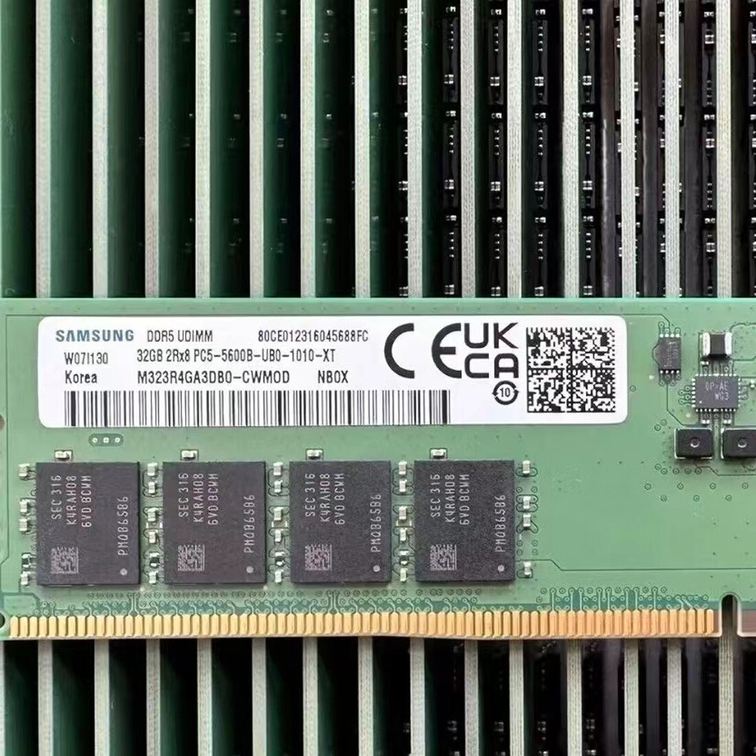 Samsung 32GB DDR5 5600MHz PC5-44800 288-Pins UDIMM Memory Ram M323R4GA3DB0-CWM