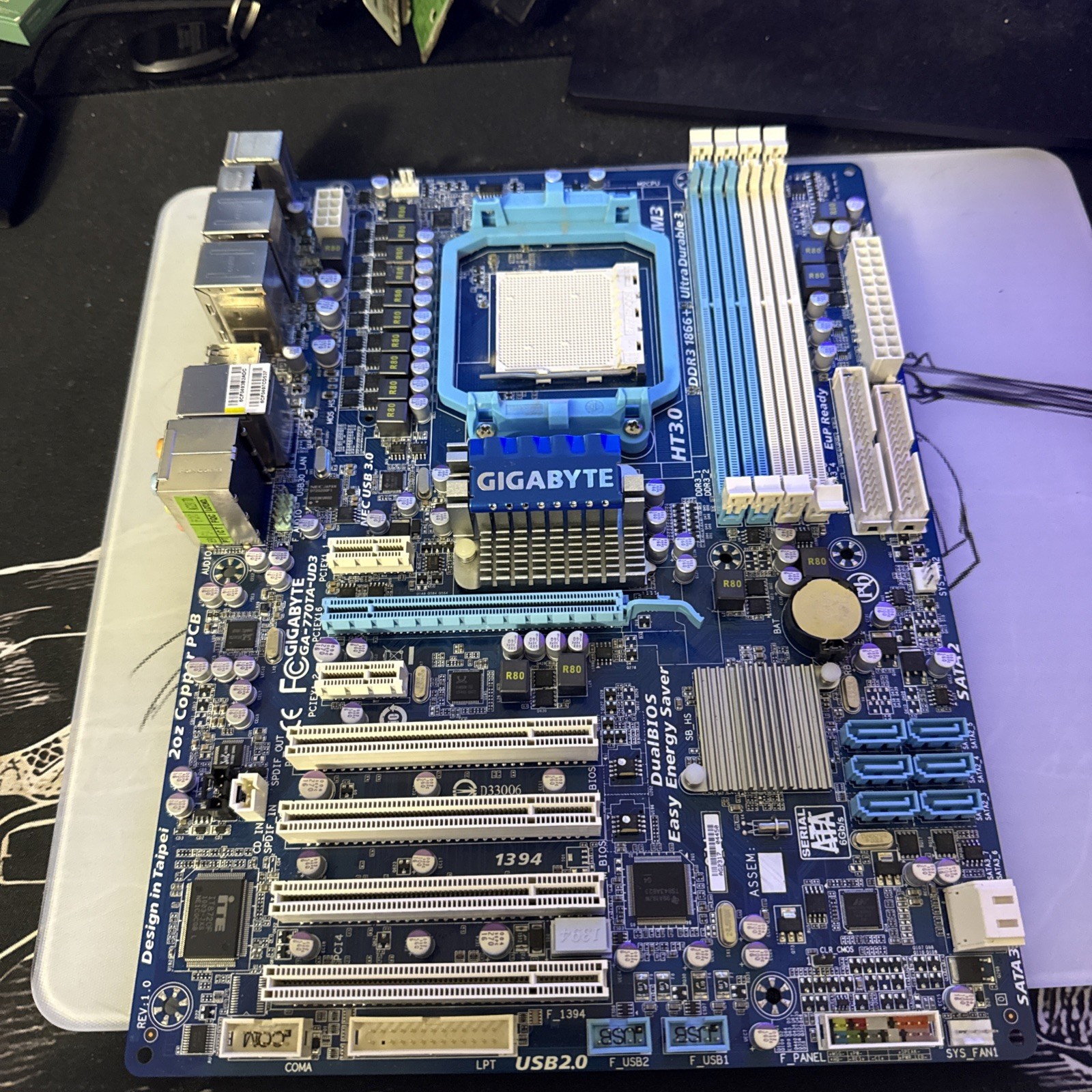 Gigabyte GA-770TA-UD3 AMD Socket AM3 DDR3 PCI-Ex USB3 SPDIF 1394 ATX Motherboard