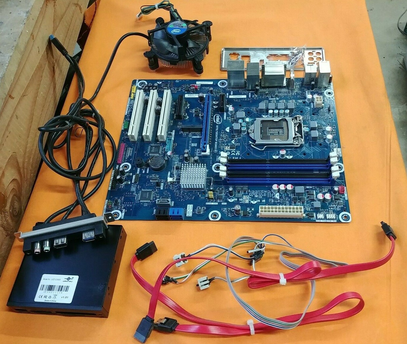 Intel Mother Board Chipset H77 DDR3 DH77KC SOCKET 1155 + Accessories (*)