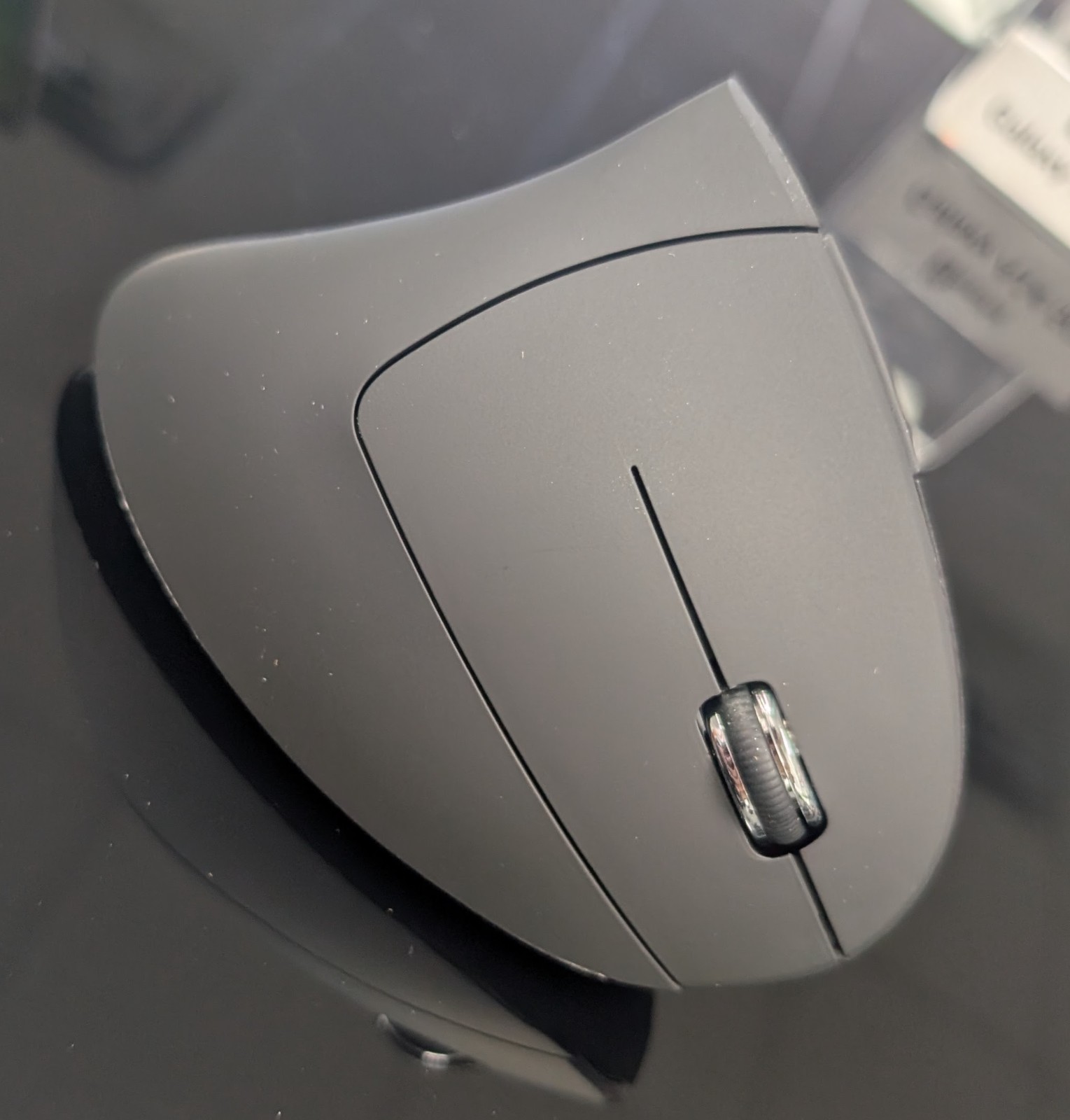 Ergonomic Vertical Wireless Mouse (2.4G) – Reduced Wrist Strain – Black with Red