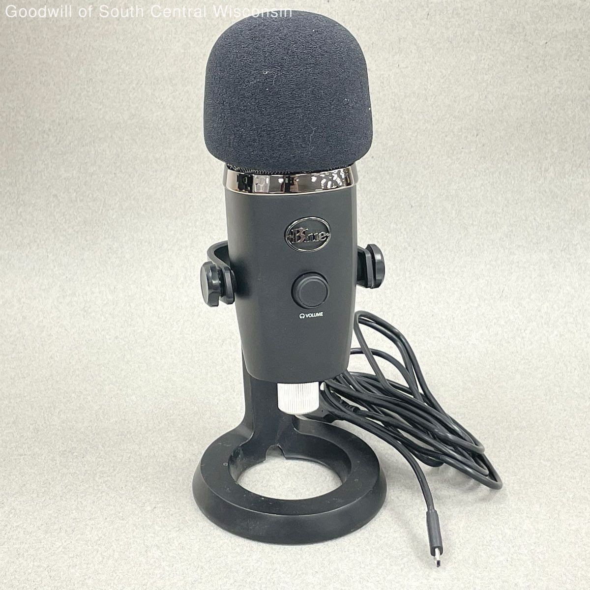 Blue Microphones Yeti Nano Dual Pattern Condenser USB Microphone - TESTED