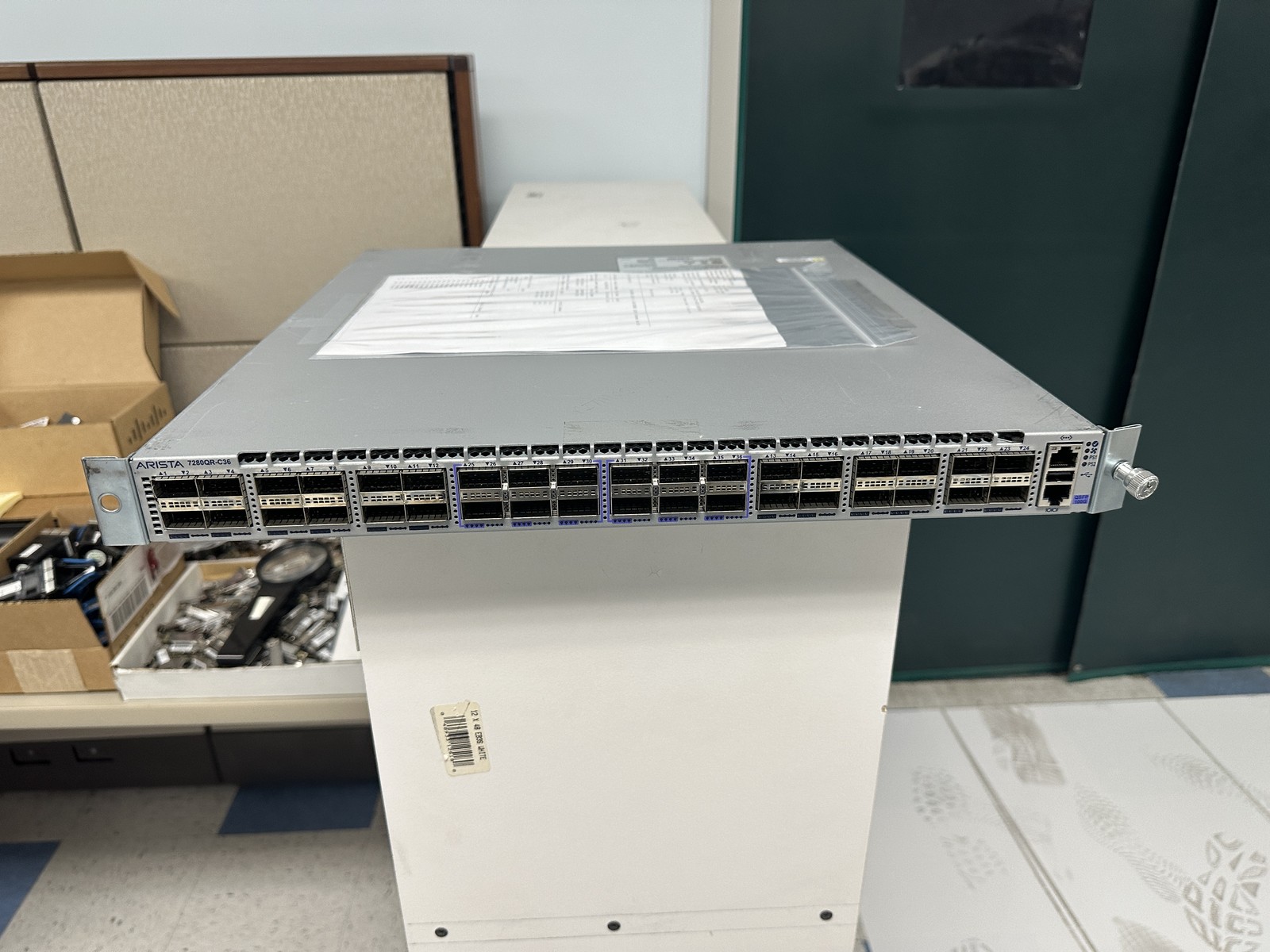 Arista DCS-7280QR-C36-R Arista 7280R switch 36 ports managed