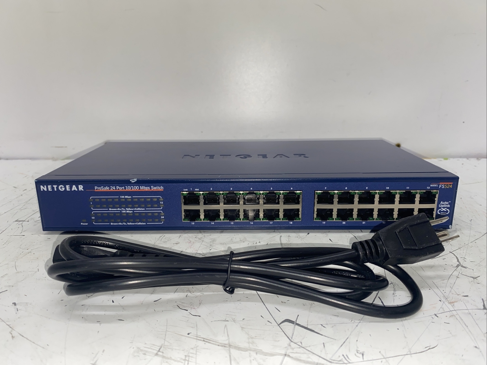 NETGEAR FS524 24-Ports Fast Ethernet Switch 10/100MBps w/ Power Cord *TESED*