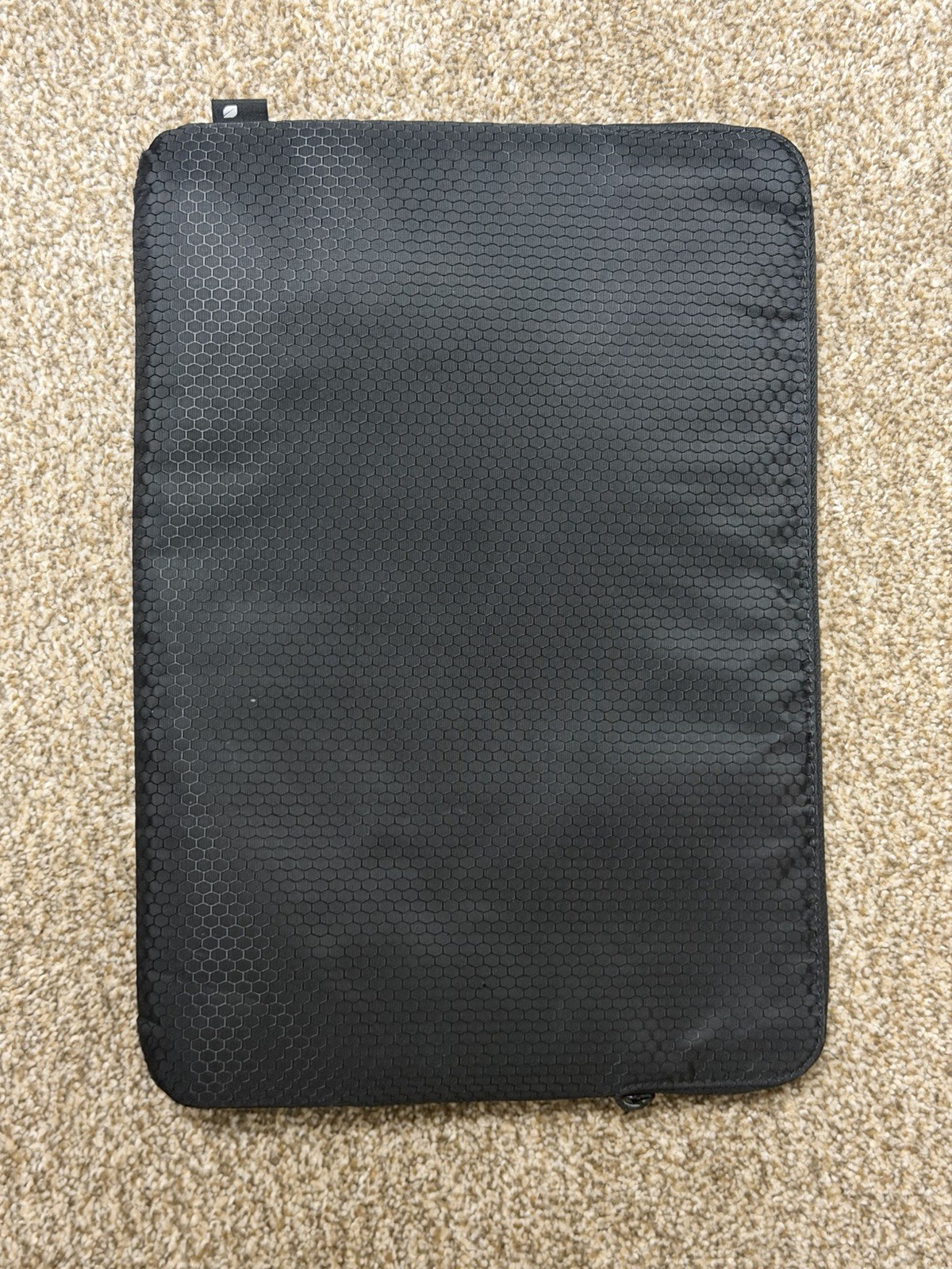 Incase Laptop Sleeve Black Honeycomb Ripstop Faux Fur Lined MacBook