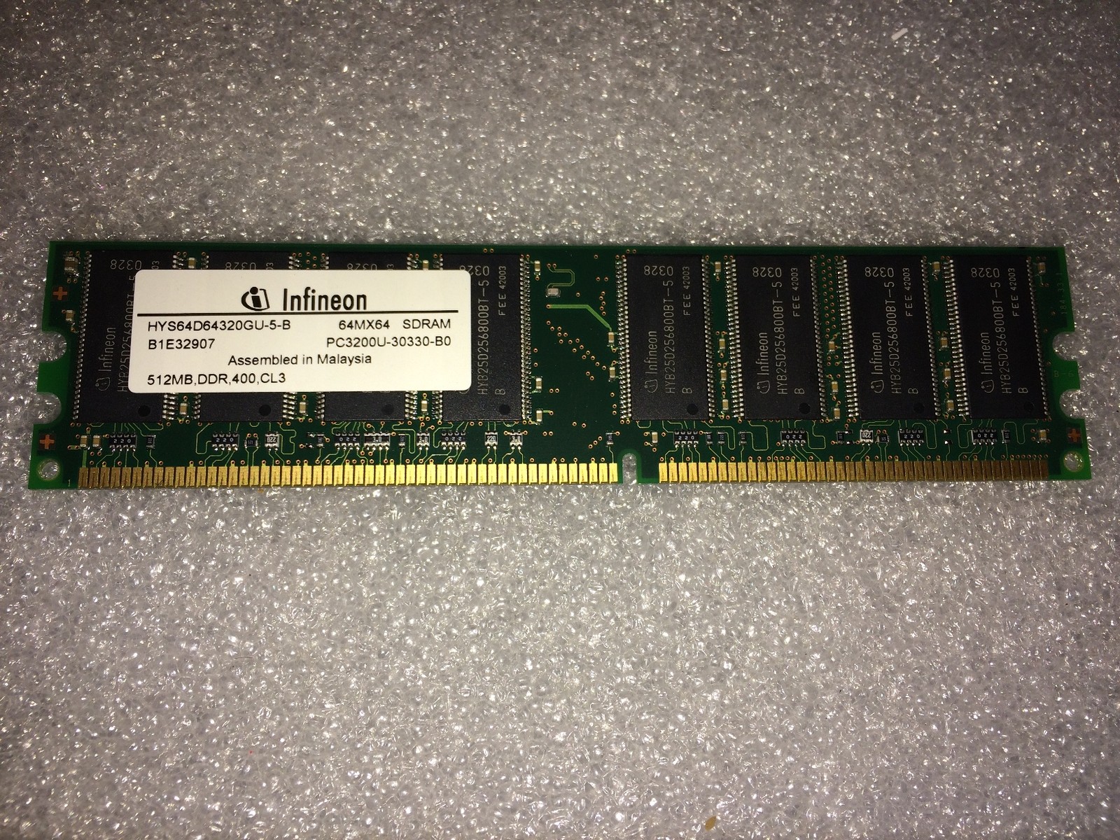 Infineon HYS64D64320GU-5-B 512MB PC3200 DDR-400MHz CL3 184-Pin DDR Memory