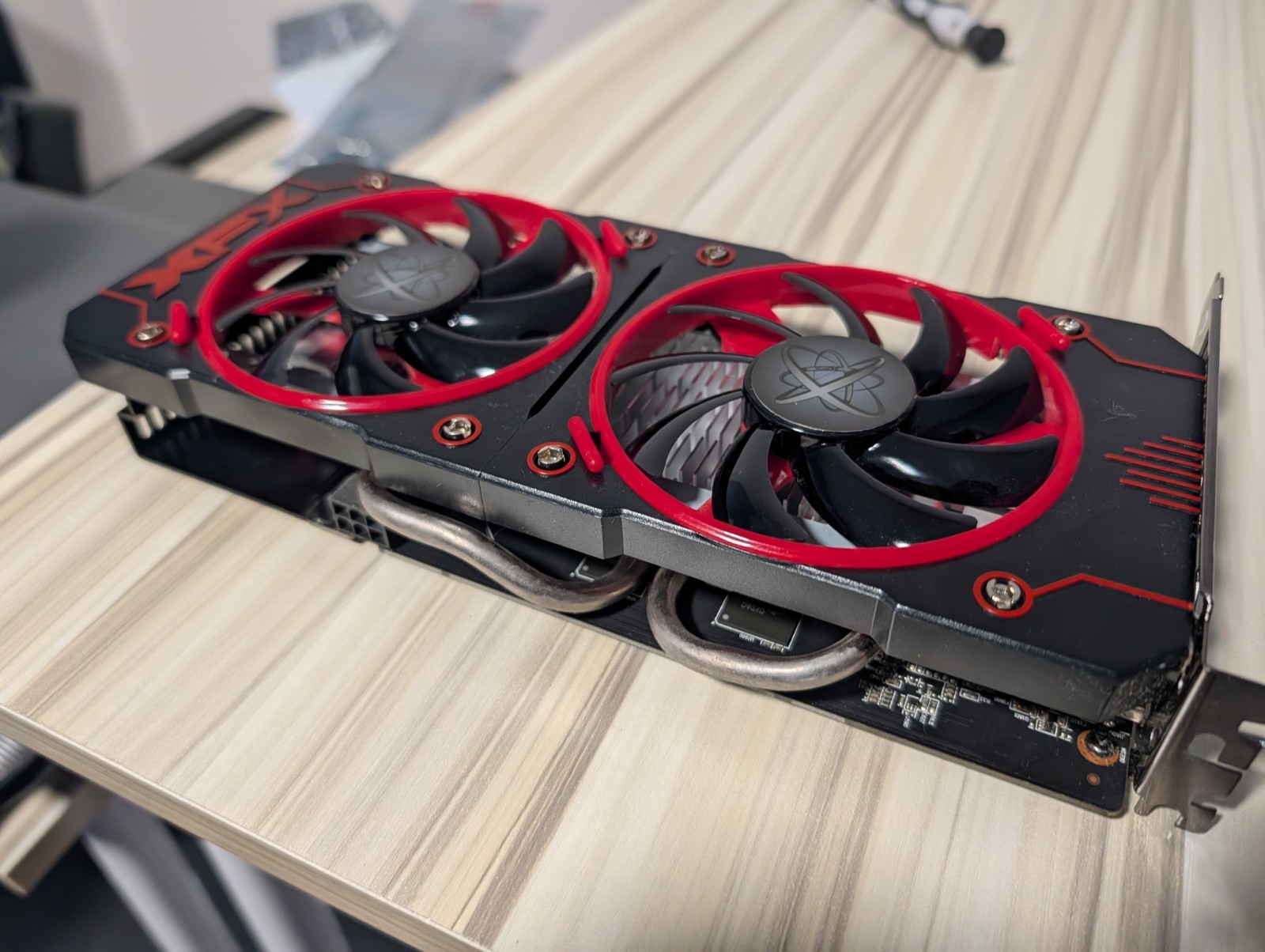 Radeon™ RX 460 WINDFORCE OC 4GB(GV-RX460P40 V1.2) tested Great condition