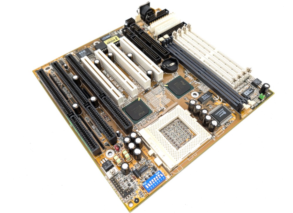 Untested Gigabyte GA-586T2 REV 1.5 Mainboard Socket 7 Motherboard Retro