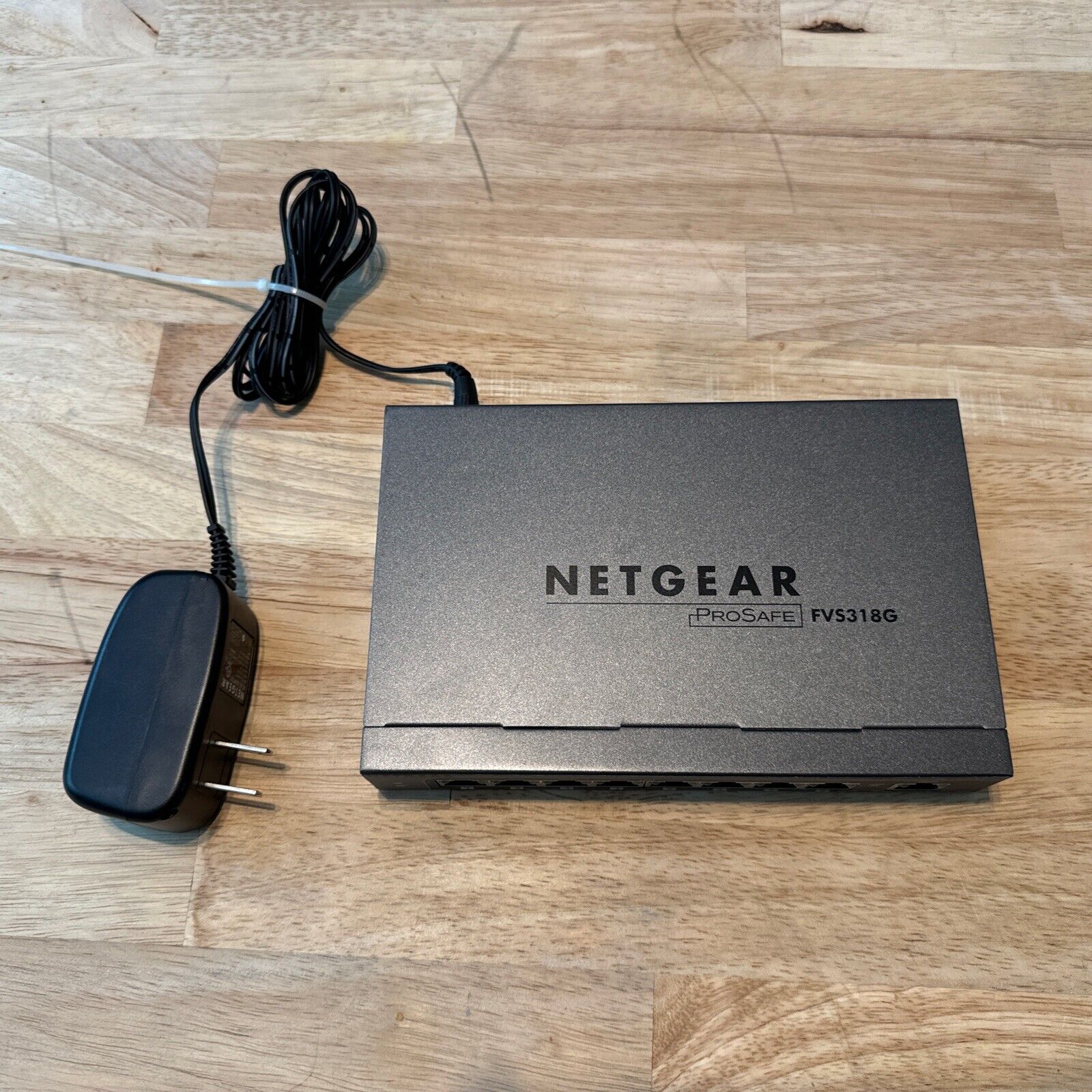NETGEAR ProSafe FVS318G 8-Port VPN FIREWALL ROUTER w/ AC Adapter