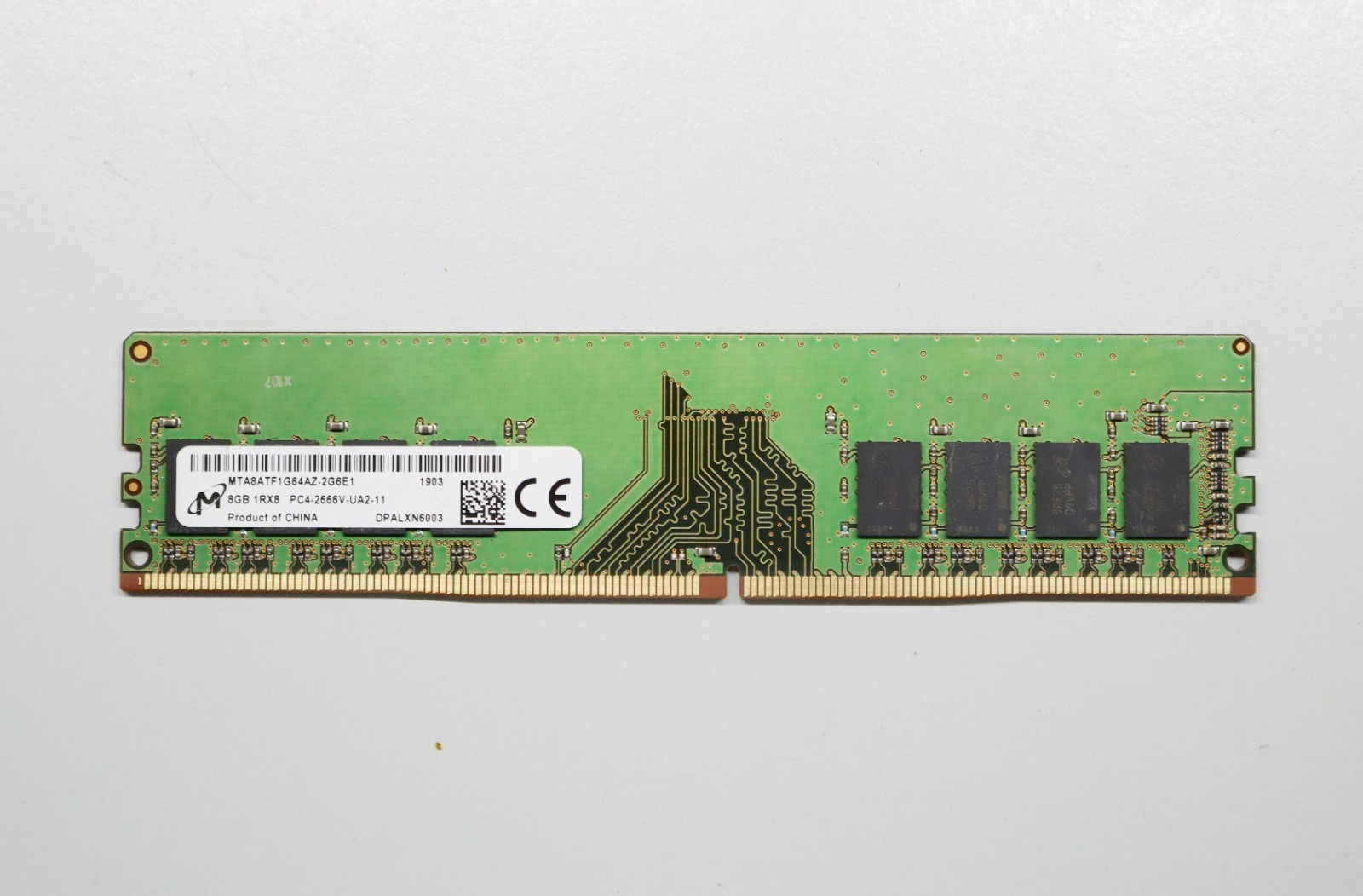 Micron MTA8ATF1G64AZ-2G6E1 DDR4 Module 8GB (1x8) PC4-21300 DDR4-2666V CL17 #8572