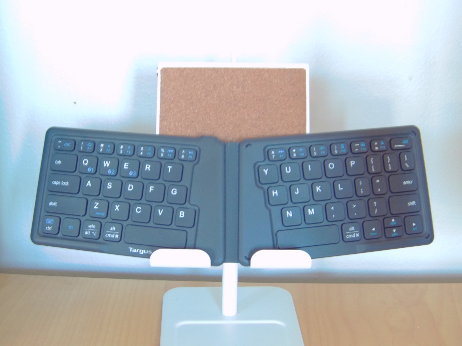 Targus Wireless Folding Keyboard|Bluetooth|Antimicrobial Protection|AKF003US