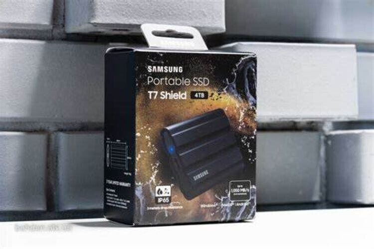 Samsung T7 Shield MU-PE4T0S 4TB Portable SSD USB Type-C 3.2 Gen 2 Black