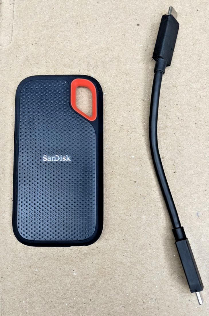 SanDisk Extreme 1TB USB-C Portable External SSD Tested Working SDSSDE61-1T00