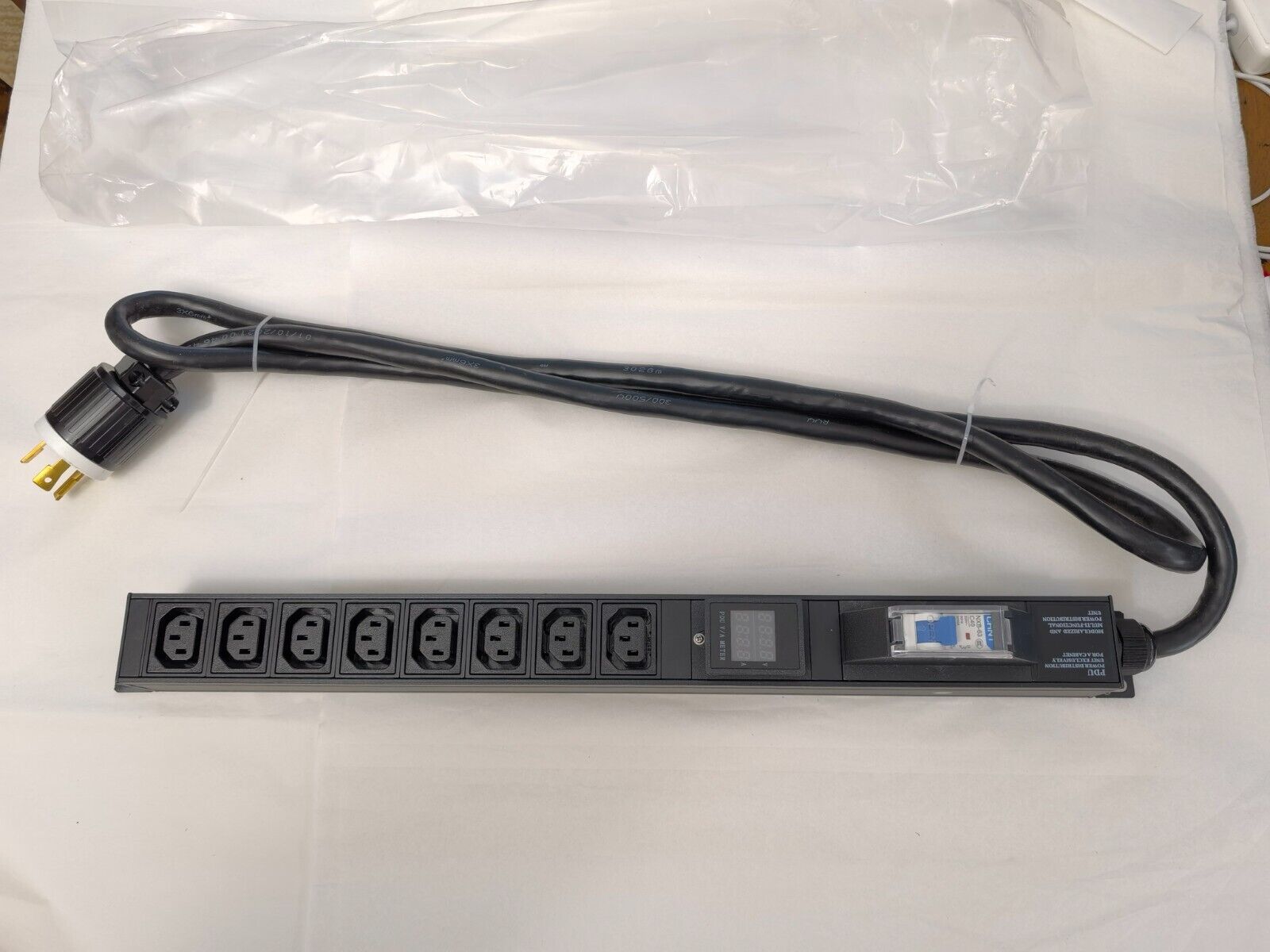 LCD Metered/Breaker PDU 240V 30A L6-30P 8x C13 Cryptocurrency Mining Rack