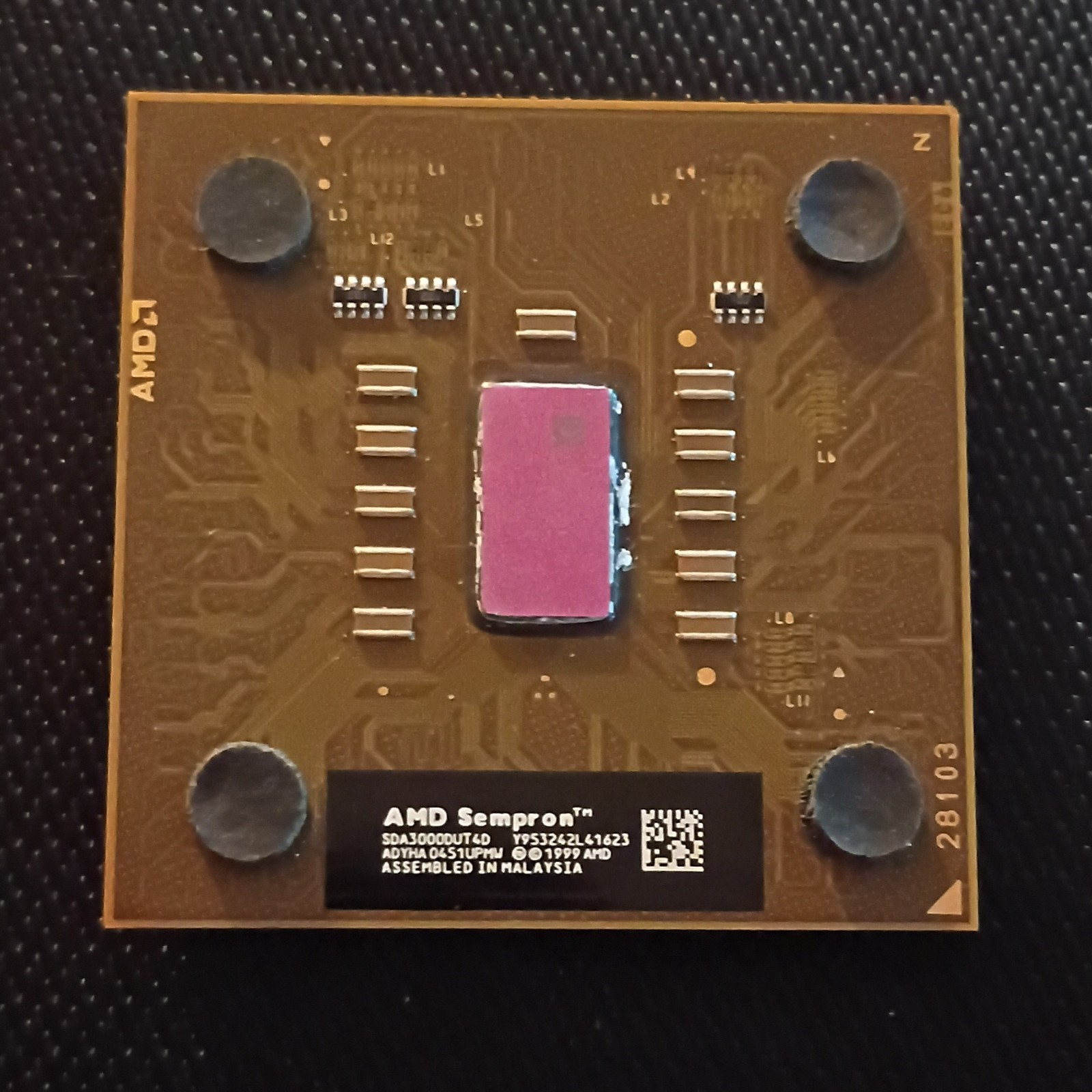 AMD Sempron SDA3000DUT4D Socket 462 CPU 2GHz 333MHz 256KB L2 Cache 1 Core