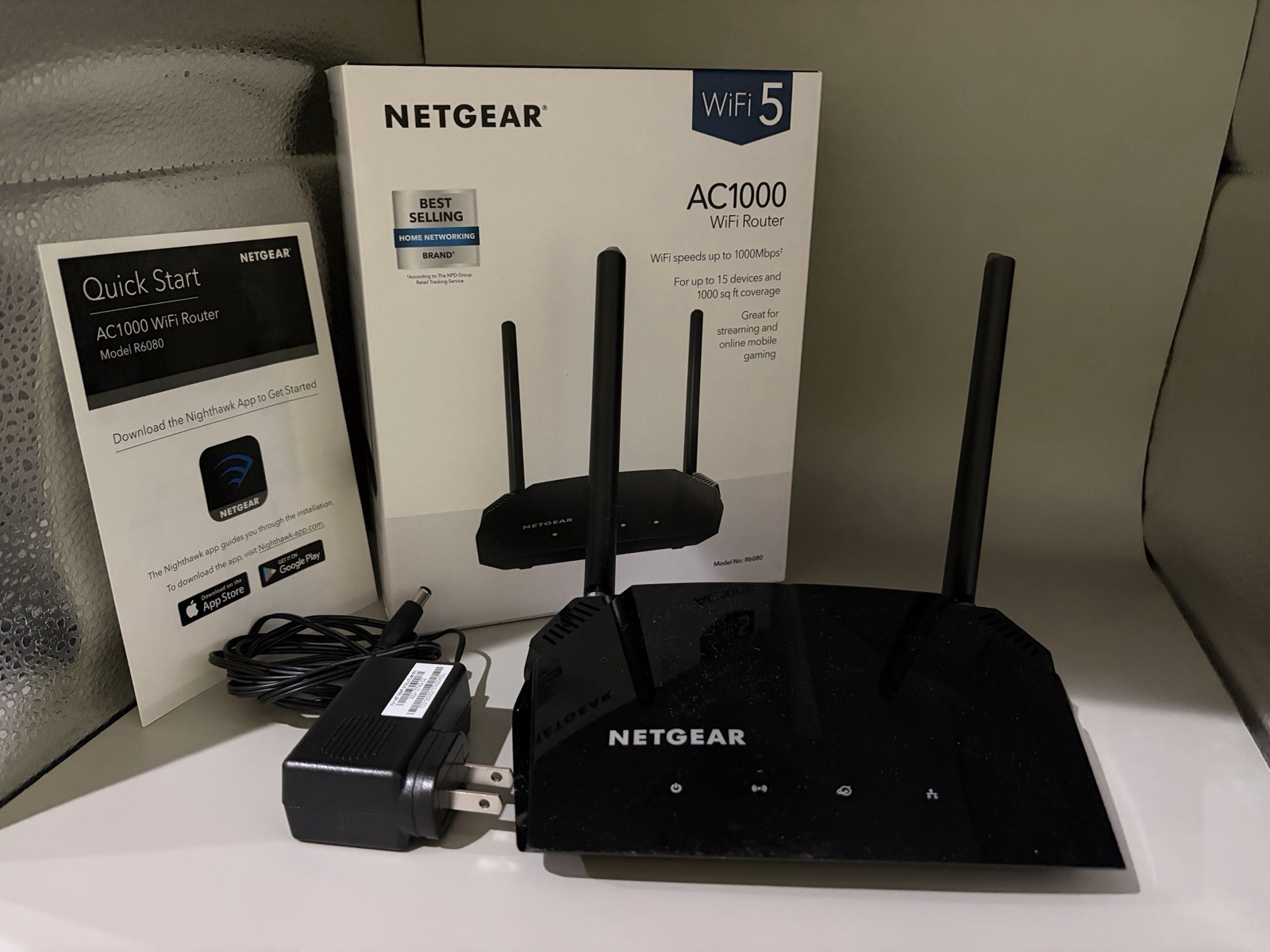 Netgear AC1000 WiFi Router Model R6080 with AC 4 ports preowned