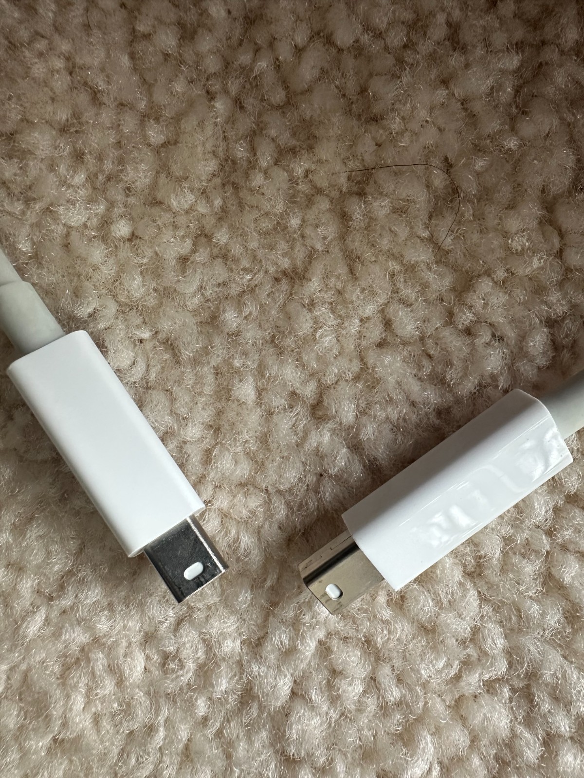 Genuine Apple Thunderbolt 2 Cable 0.5m A1410 MD862LL/A White Mini DP