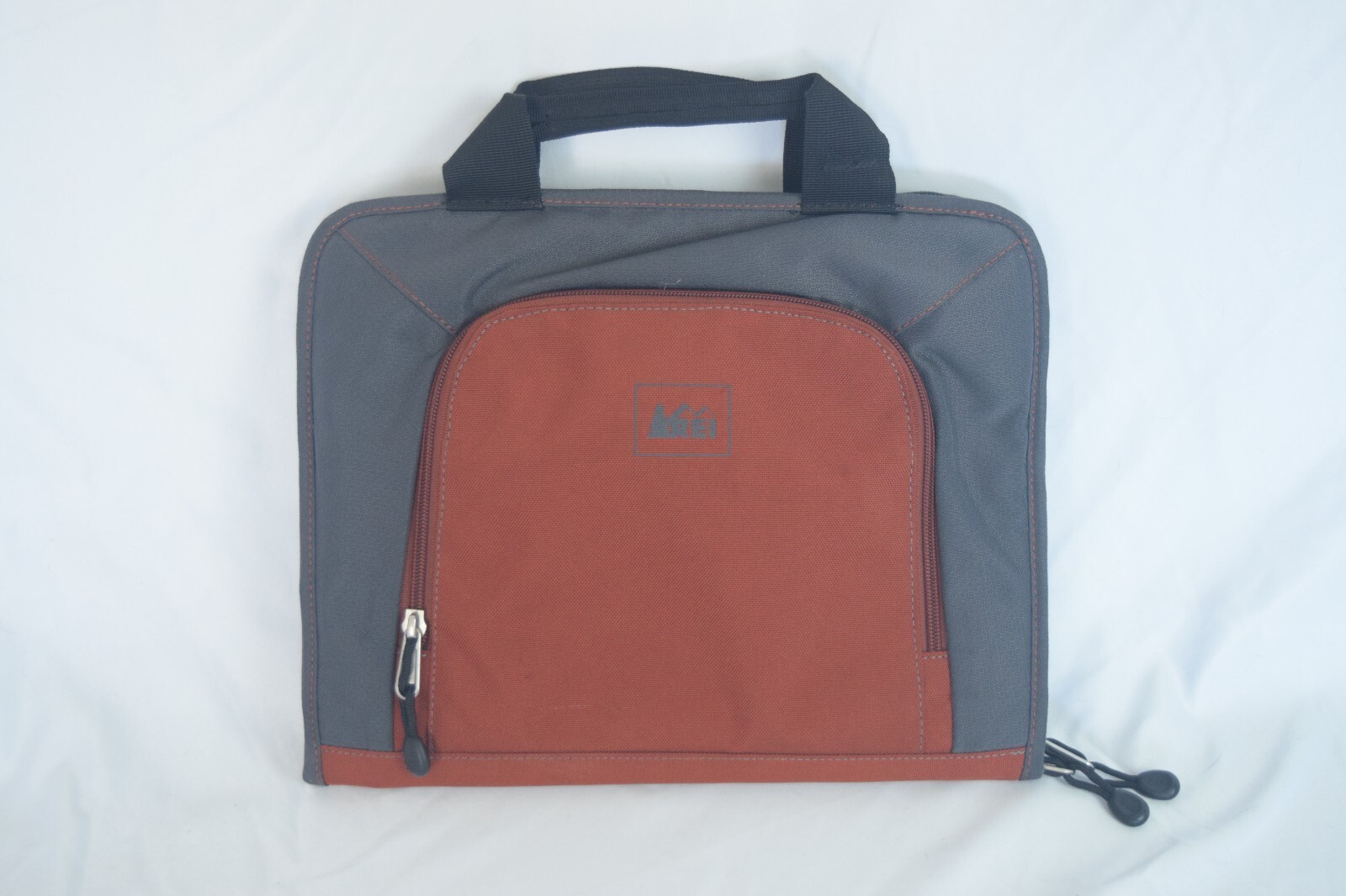 REI Brand Nylon Tablet iPad Reader Bag Pre-Owned 2 Tone Color  12x9 Case Cover
