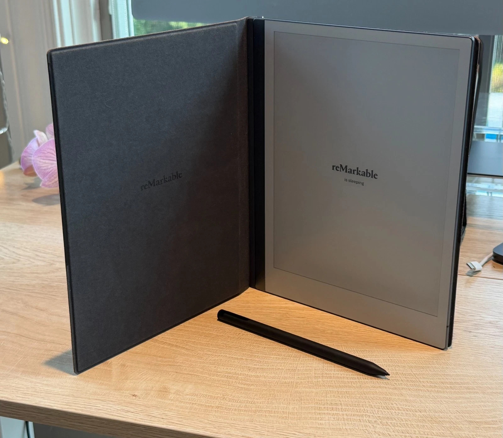 reMarkable 2 Digital Paper Tablet 10.3" -  with Folio and Ciscle Pen