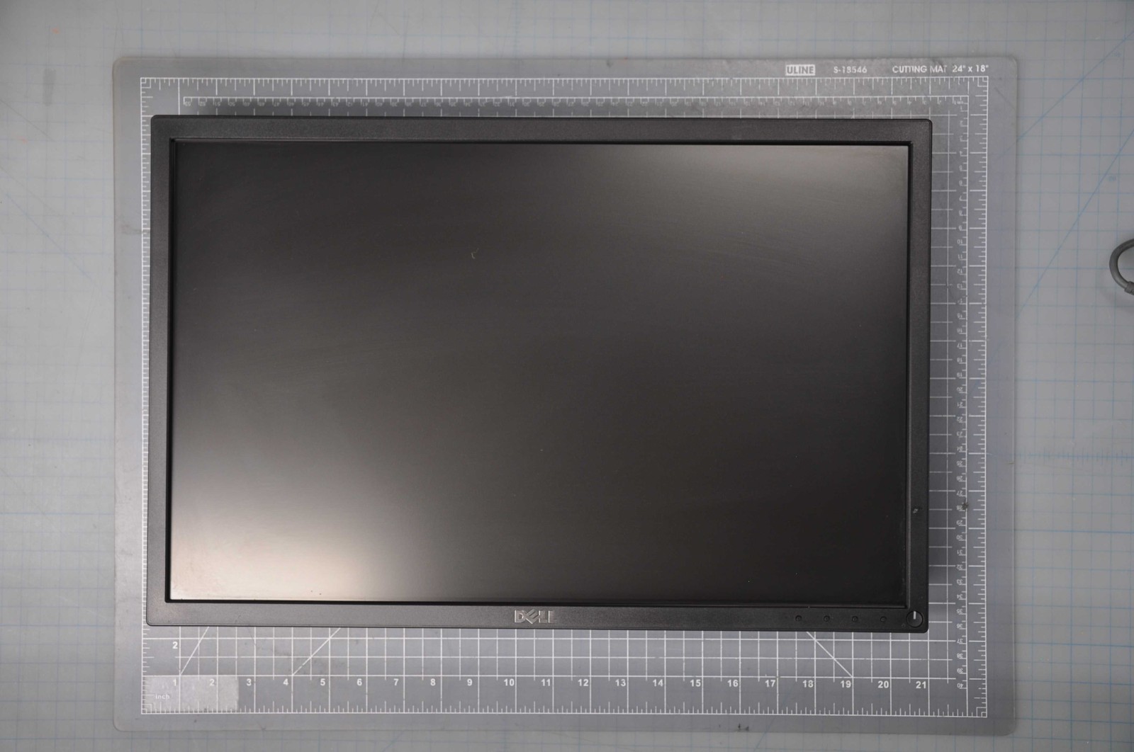 DELL 22" LED LCD MONITOR 5 MS - 1680 X 1050 16.7 MIL WITOU STAND GRADE B P2217