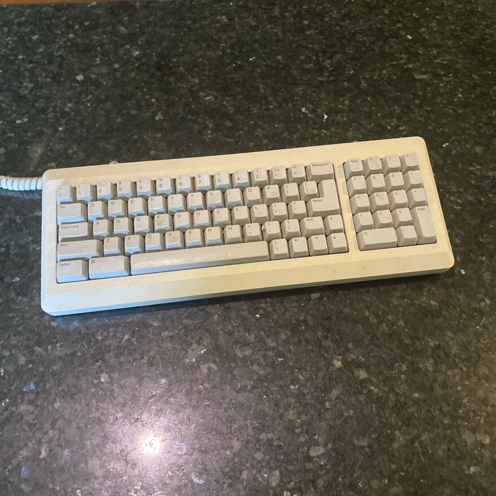 For parts or repair Apple M0110A Keyboard for Macintosh