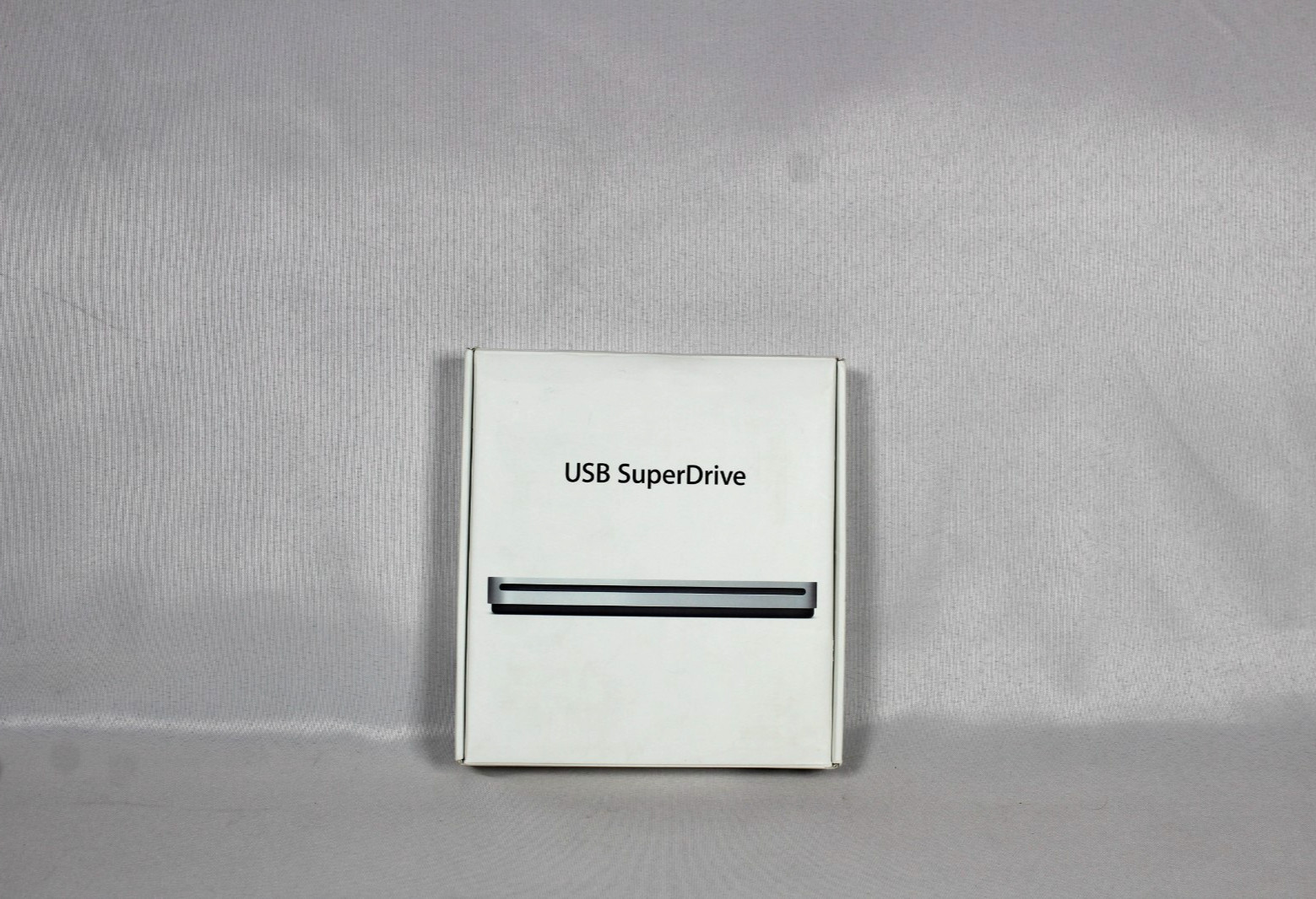 Apple USB SuperDrive Model A1379 MD564ZM/A  WITH BOX -Excellent Condition