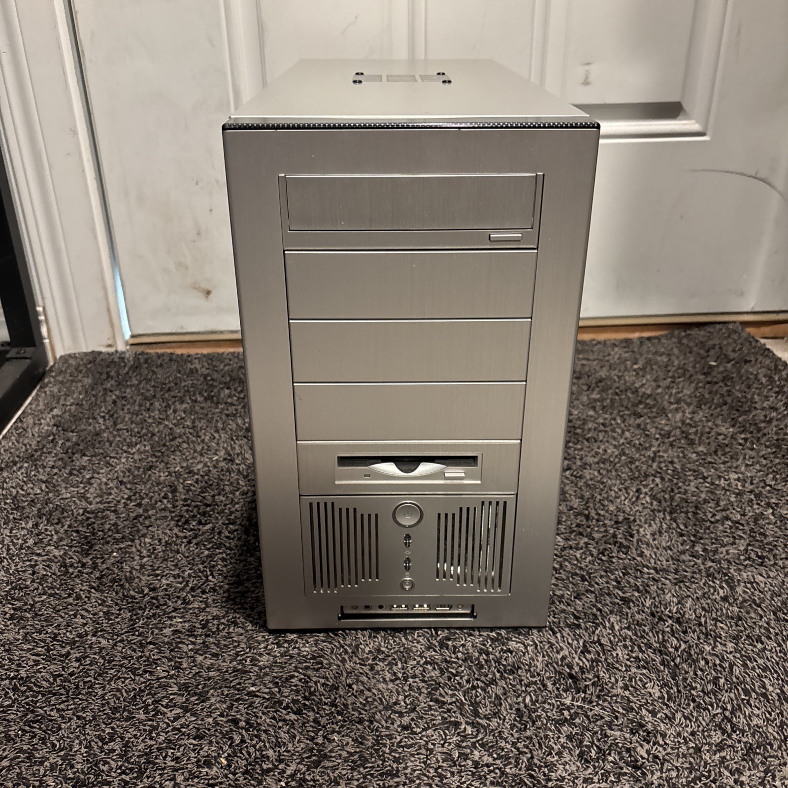 RARE Lian Li PC-3077 Aluminum PC case – Used / Vintage