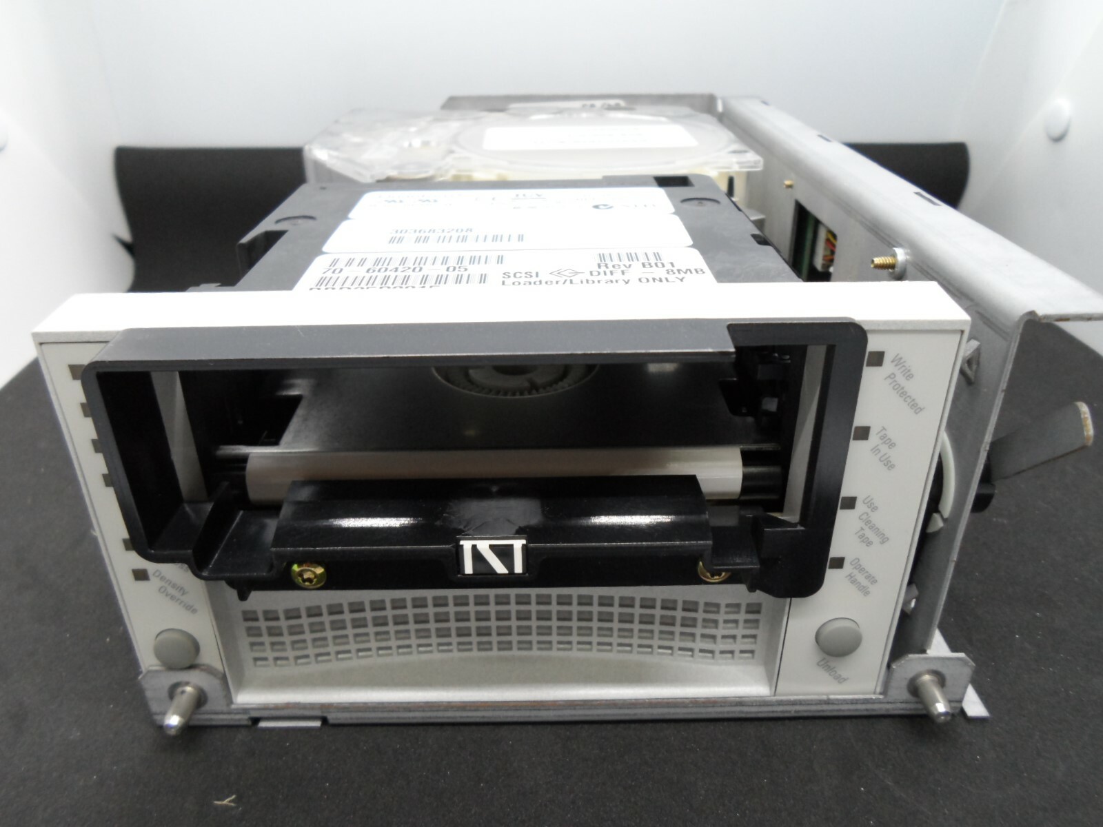 SUN StorageTek DLT8000 HVD Loader Drive L20/40/80 W/Tray 3100157253 309879407 